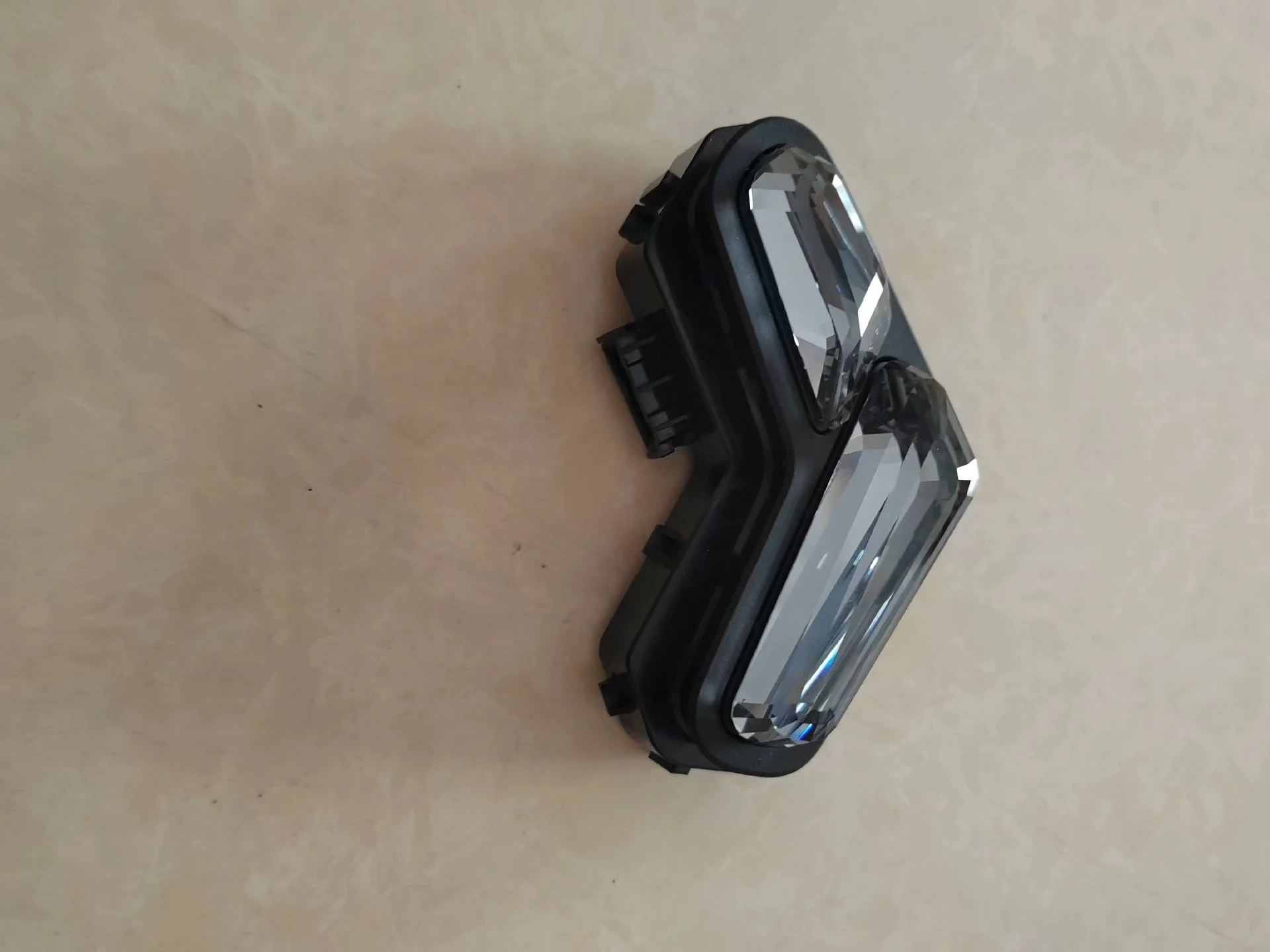 BMW G70 & i20 Genuine Crystal-Effect Power Seat Control Switch – OEM Used, Excellent Condition