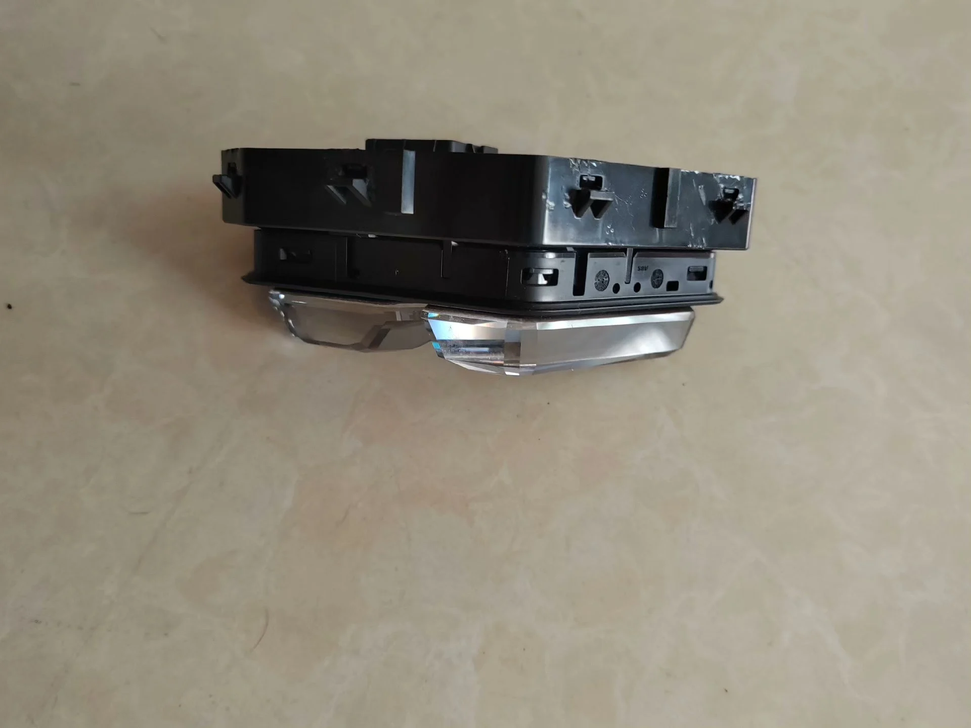 BMW G70 & i20 Genuine Crystal-Effect Power Seat Control Switch – OEM Used, Excellent Condition