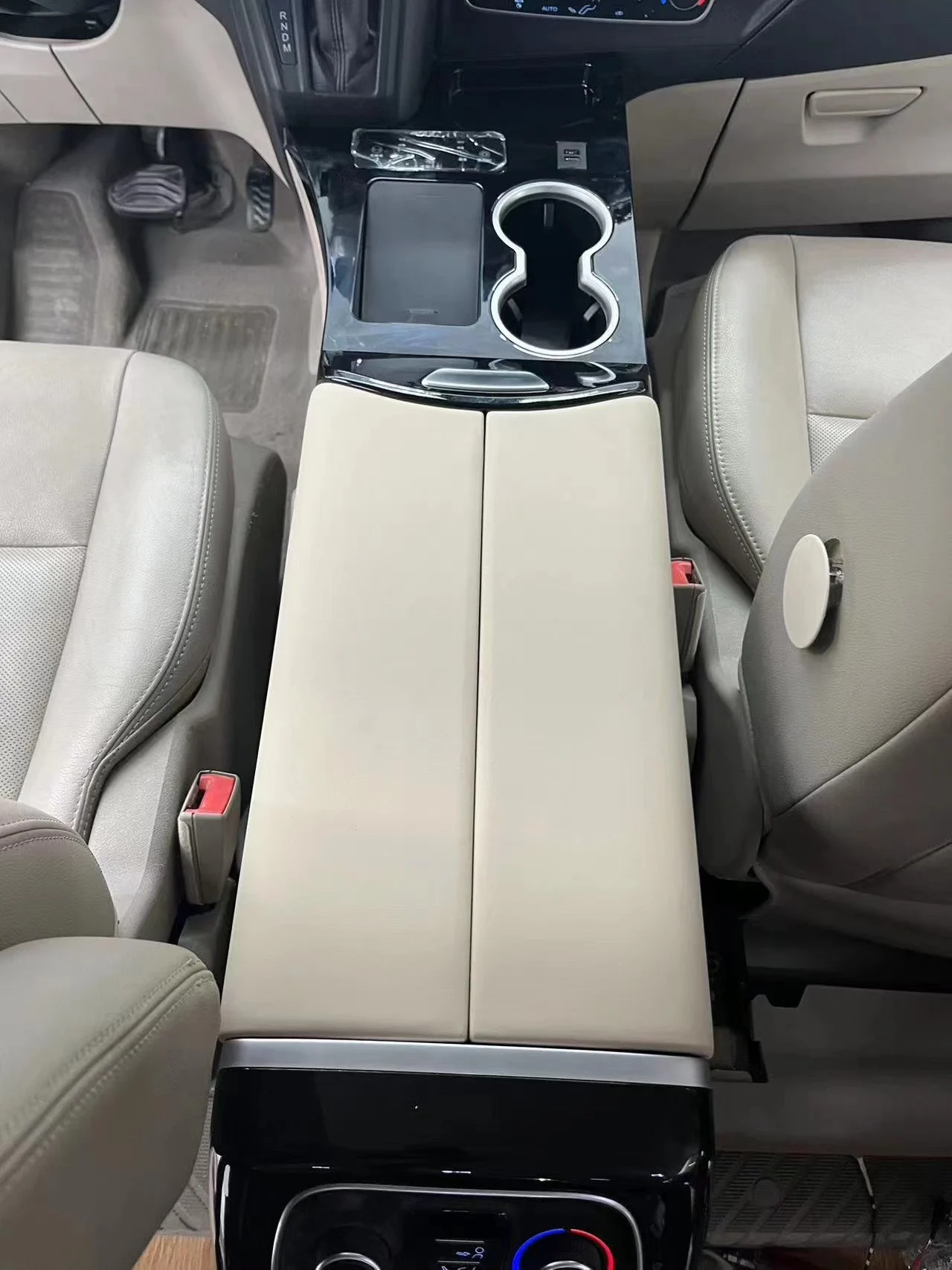 Consola central con refrigerador integrado para Ford Transit Custom y Tourneo Custom