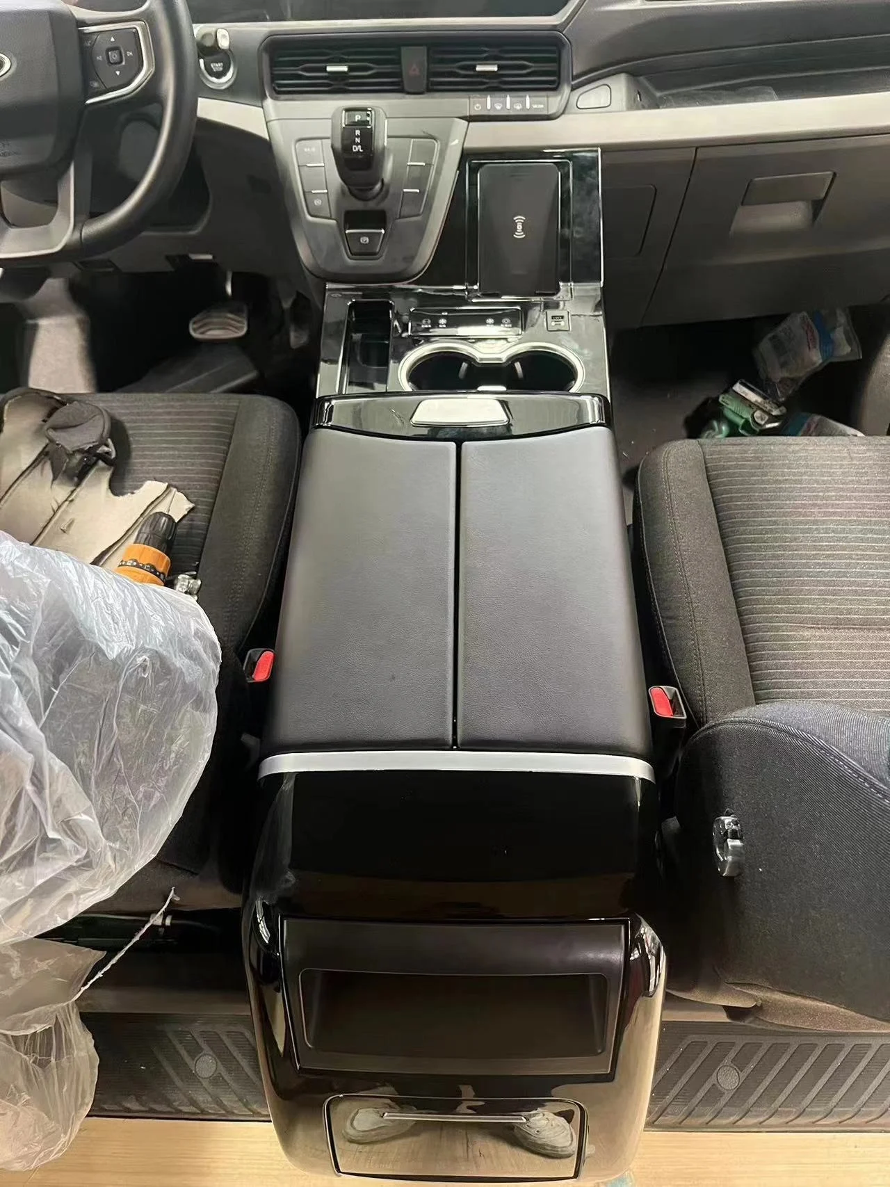 Consola central con refrigerador integrado para Ford Transit Custom y Tourneo Custom