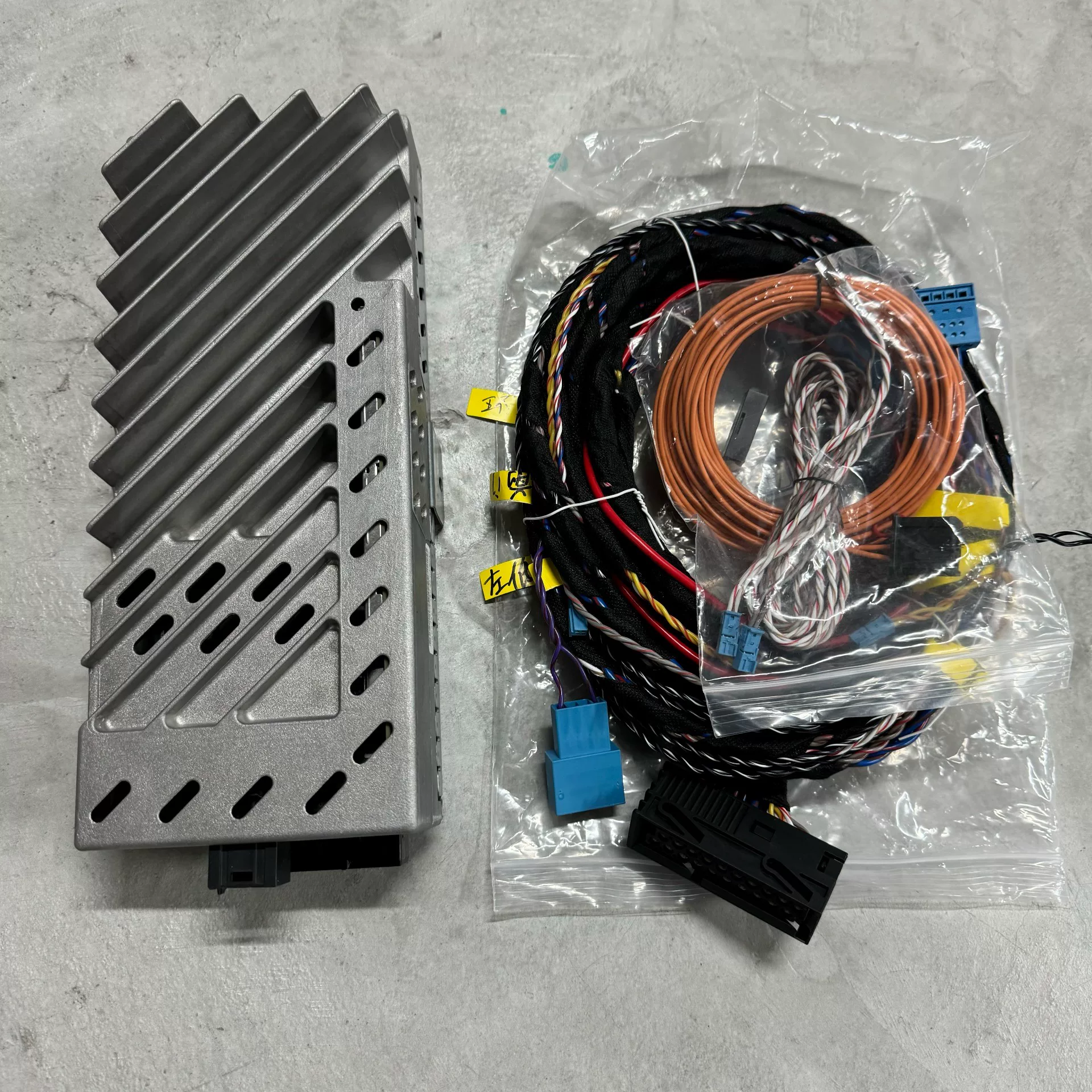 Sistema de Áudio Premium BMW Harman Kardon – Kit Completo de Alto-Falantes OEM com Amplificador e Subwoofer