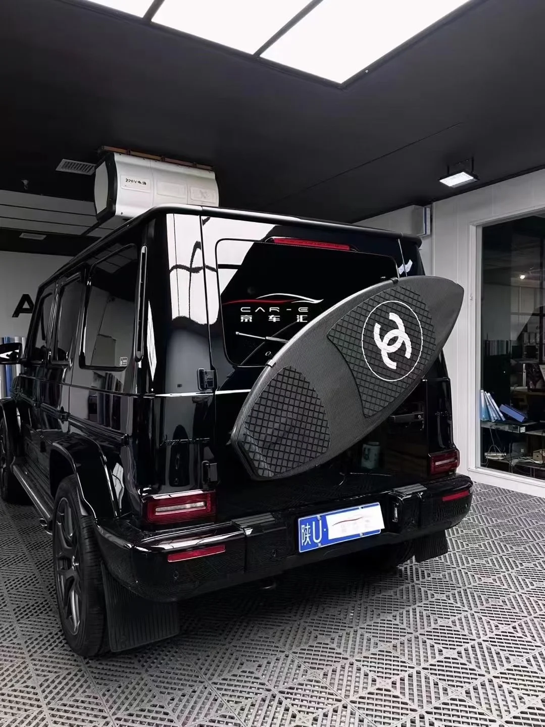 Suporte de prancha de surfe em fibra de carbono para Land Rover Defender, Mercedes-Benz Classe G e Jeep Wrangler