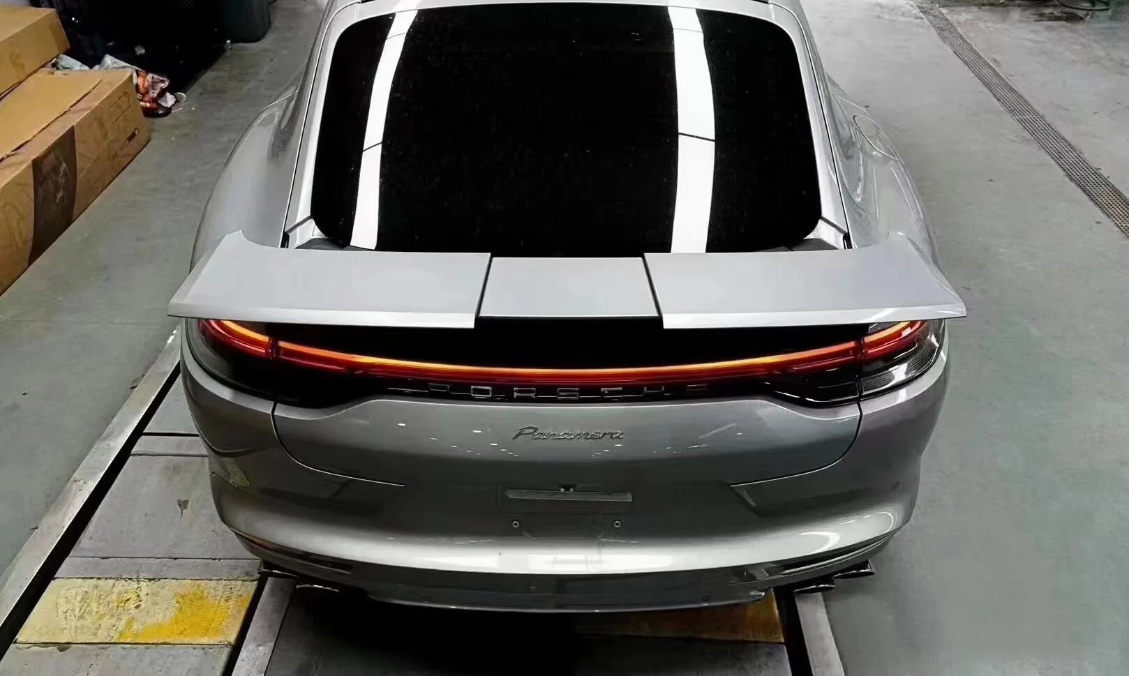 Porsche Panamera 3-Stage Active Rear Spoiler