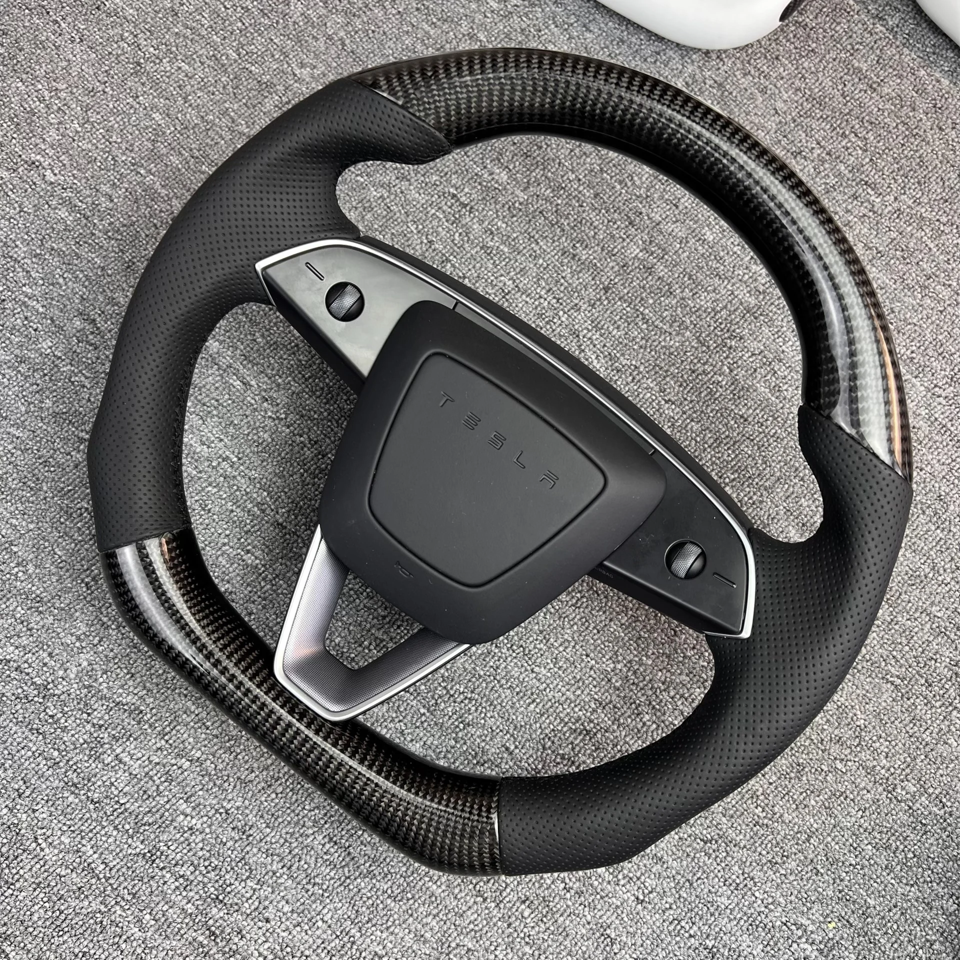 Tesla Model 3 Carbon Fiber Steering Wheel (with Heating)