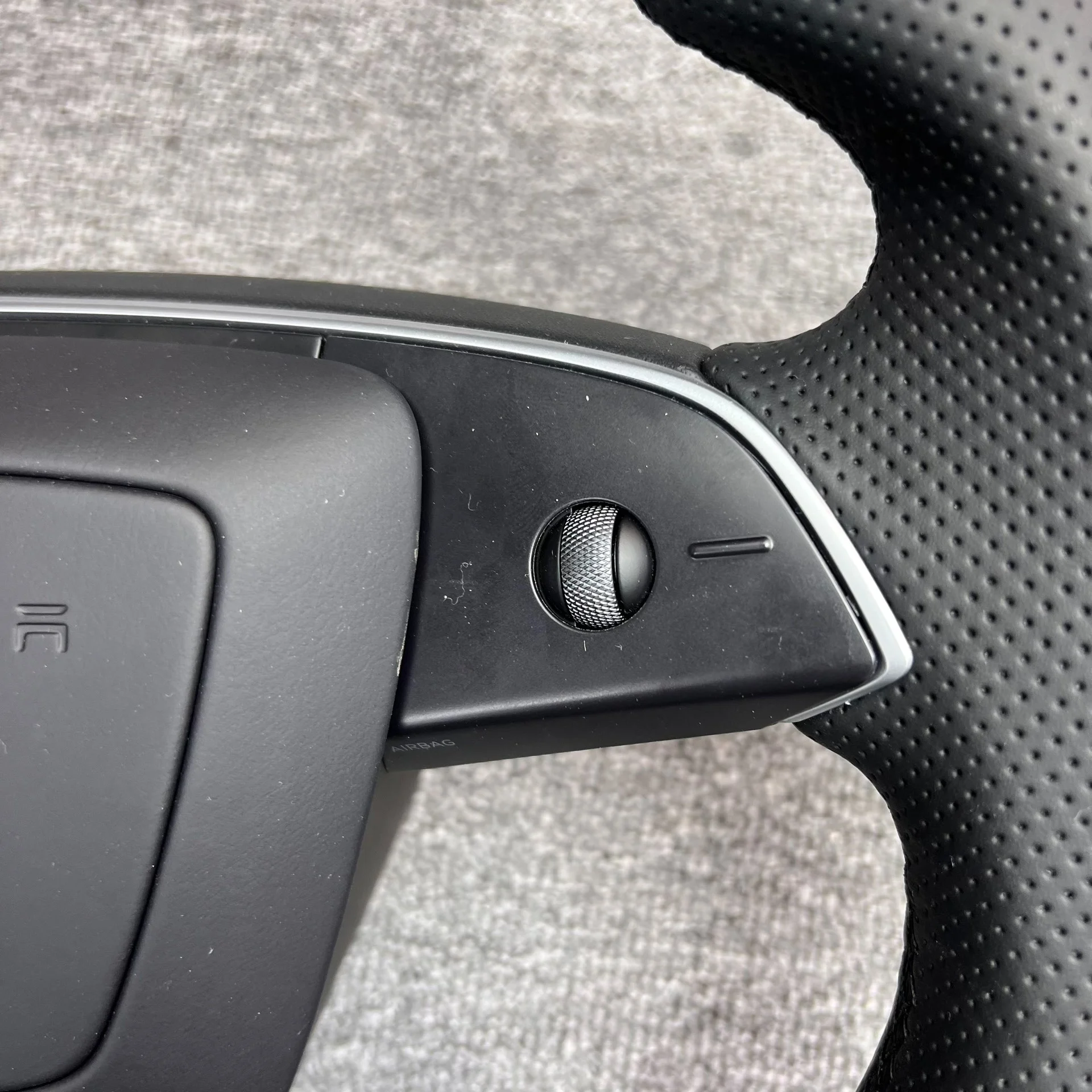 Tesla Model 3 Carbon Fiber Steering Wheel (with Heating)