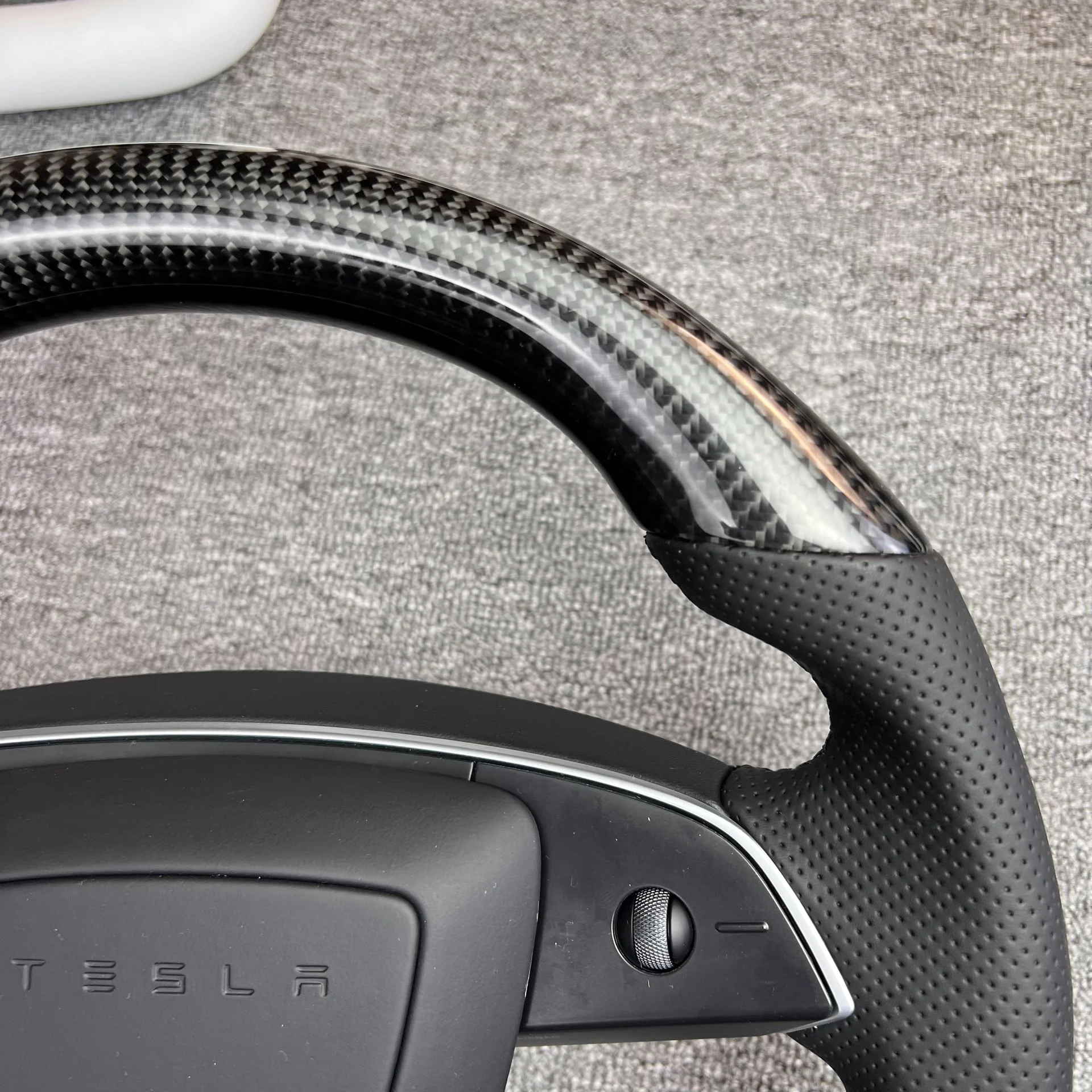 Tesla Model 3 Carbon Fiber Steering Wheel (with Heating)