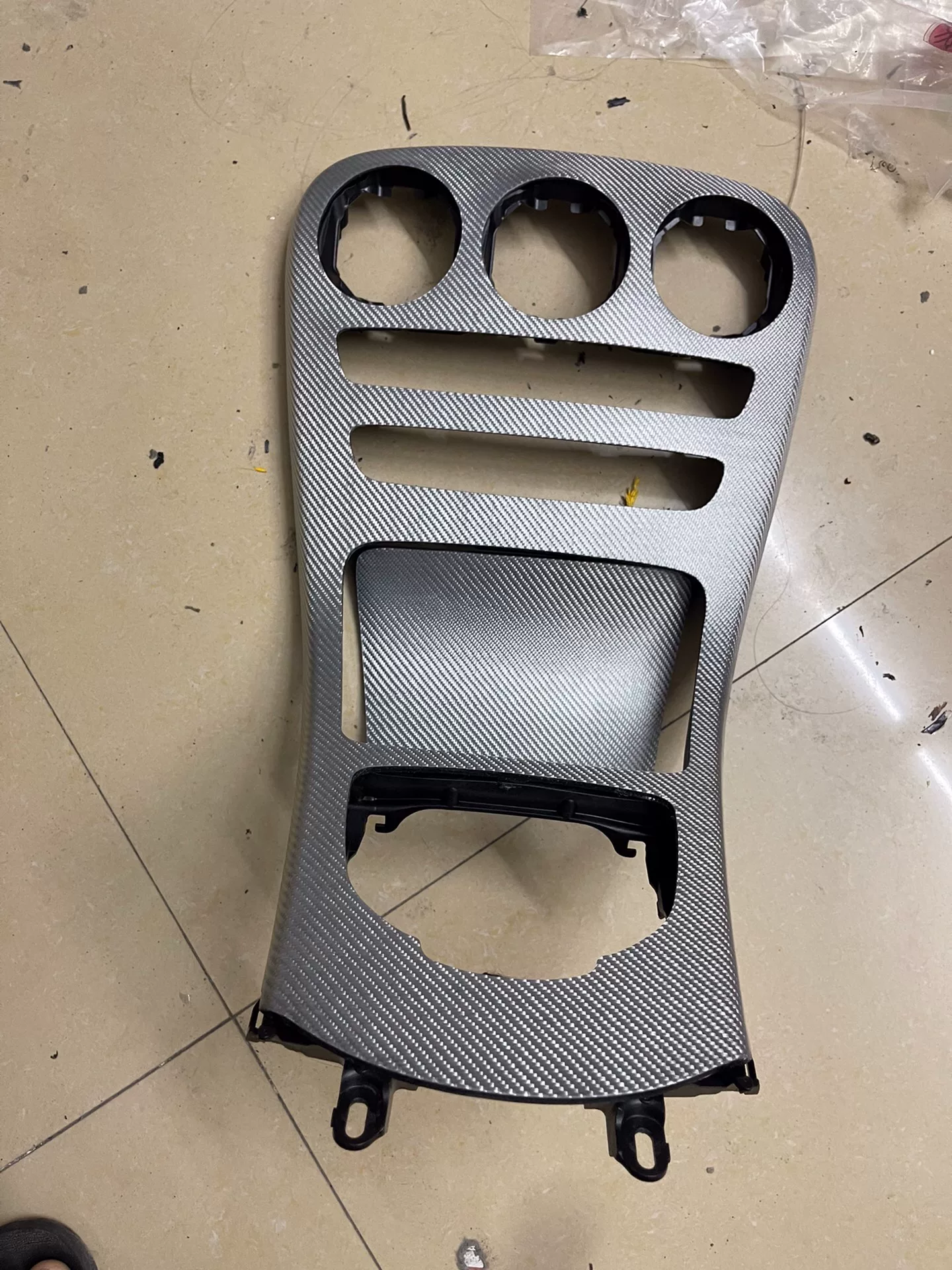 Panel de control central de Mercedes-Benz Clase C200, fibra de carbono auténtica, disponible en blanco plateado o negro, incluye kit de relojes IWC.