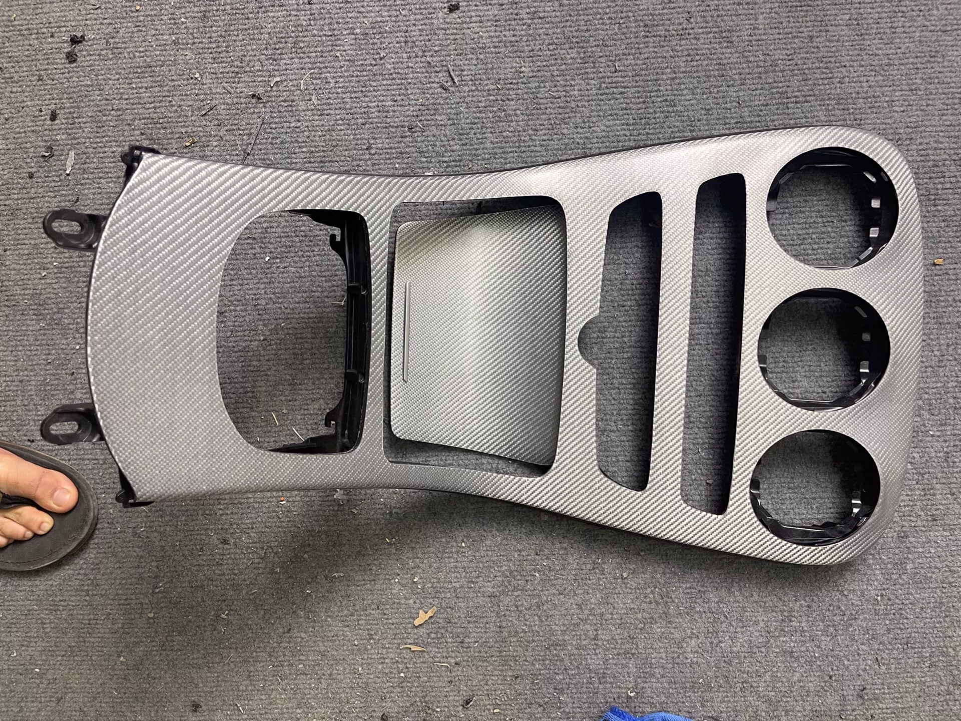 Panel de control central de Mercedes-Benz Clase C200, fibra de carbono auténtica, disponible en blanco plateado o negro, incluye kit de relojes IWC.