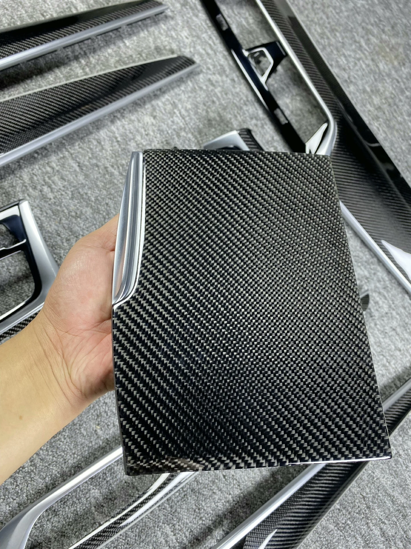 Kit de molduras interiores de fibra de carbono seco para BMW Serie 5 G30/G38 y M5 F90 – Paneles de repuesto modificados según el OEM