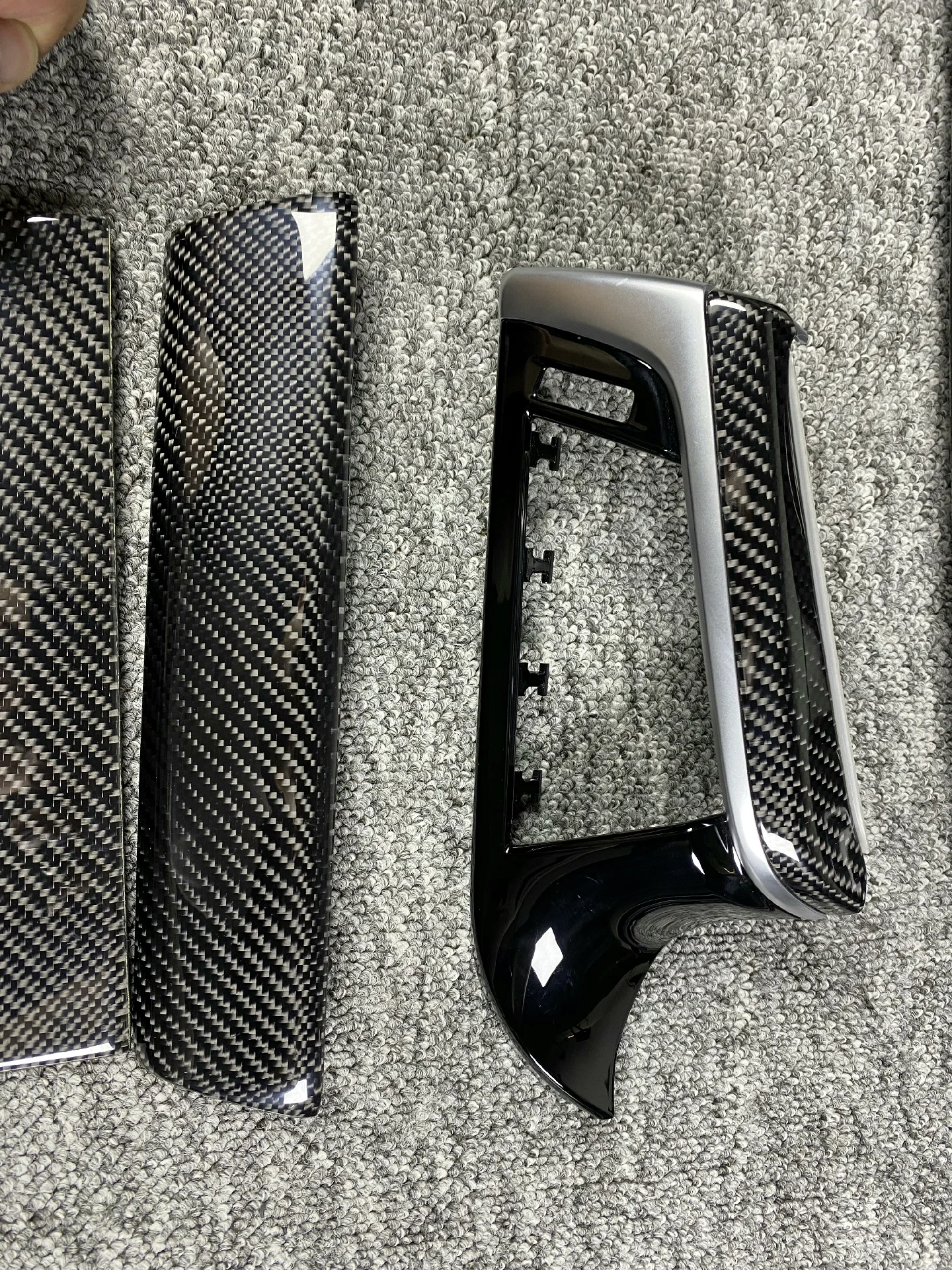 Kit de molduras interiores de fibra de carbono seco para BMW Serie 5 G30/G38 y M5 F90 – Paneles de repuesto modificados según el OEM