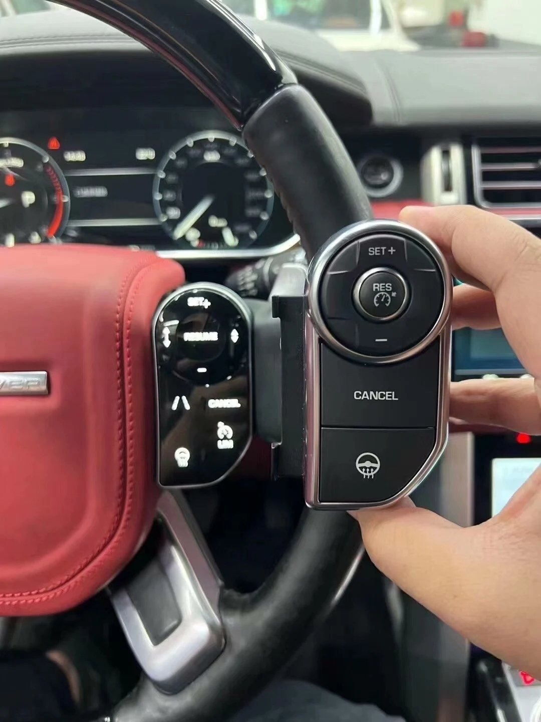 Aftermarket LCD Control Buttons for Range Rover Vogue (2013–2017) & Discovery 5 (2017–2018)