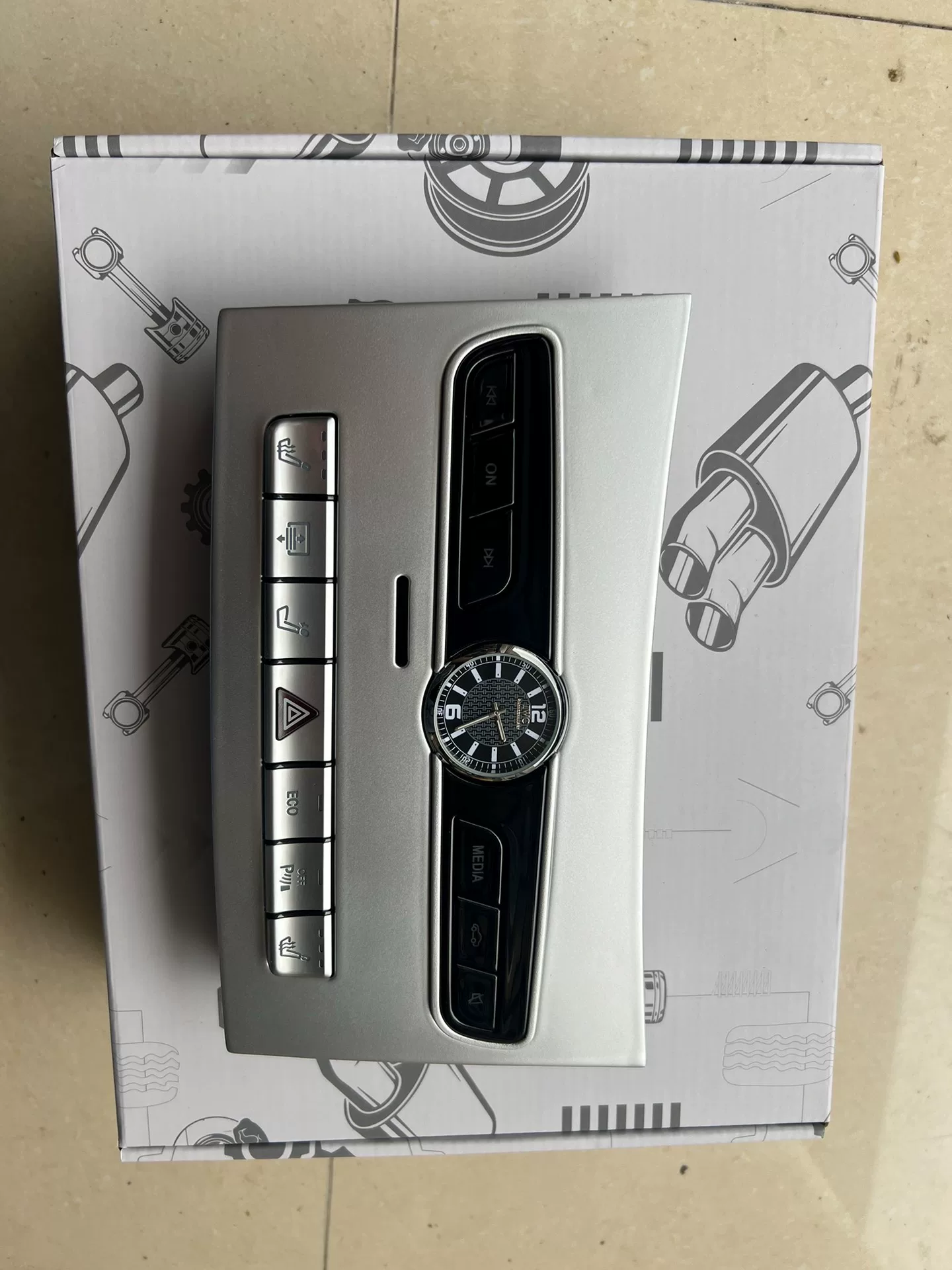 Substituição moderna do painel de relógio LED para o painel do Mercedes-Benz – atualização elegante para os modelos CLS, Classe E, Classe C, GLA, GLC (antigo GLK), GLE, SLK e ML