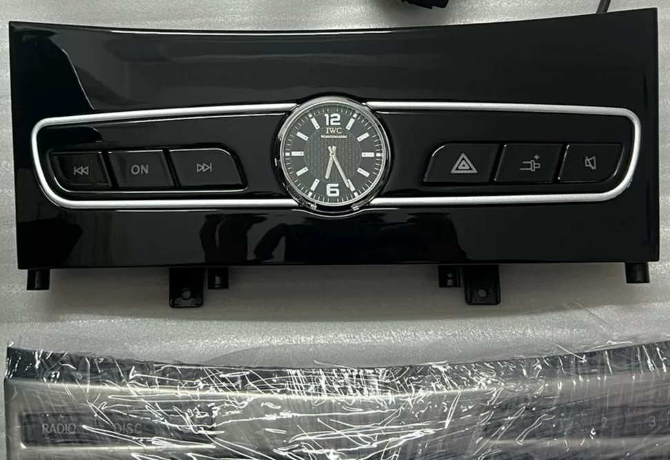 Substituição moderna do painel de relógio LED para o painel do Mercedes-Benz – atualização elegante para os modelos CLS, Classe E, Classe C, GLA, GLC (antigo GLK), GLE, SLK e ML
