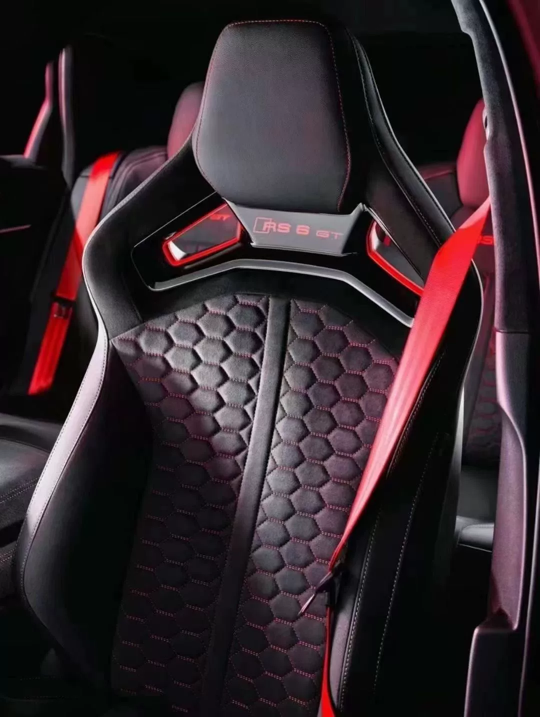 Audi GT Track Edition All-Carbon-Fiber Seats