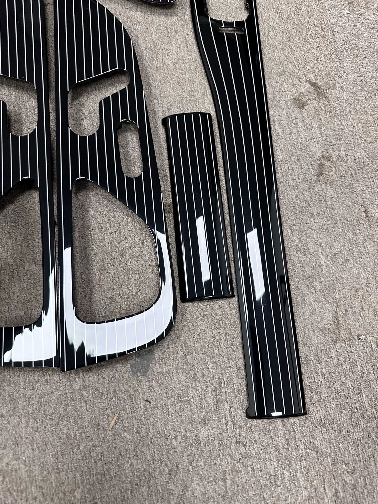 Painéis de acabamento em preto piano escovado de luxo para Mercedes-Benz GLE, GLS e Maybach (W167 Plataforma)