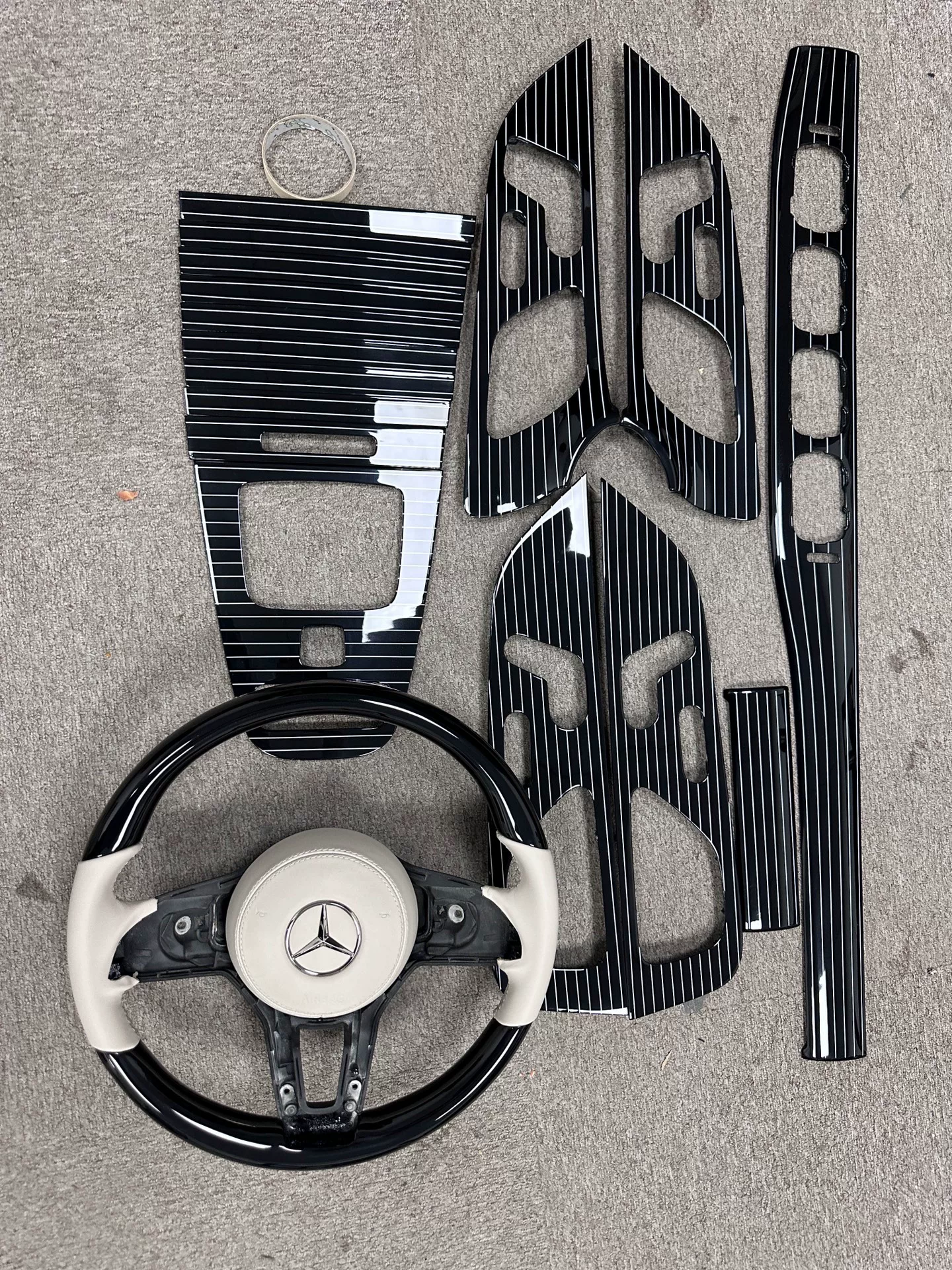 Painéis de acabamento em preto piano escovado de luxo para Mercedes-Benz GLE, GLS e Maybach (W167 Plataforma)