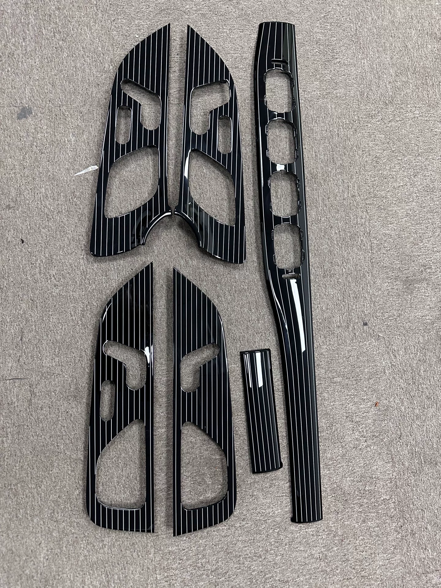Painéis de acabamento em preto piano escovado de luxo para Mercedes-Benz GLE, GLS e Maybach (W167 Plataforma)