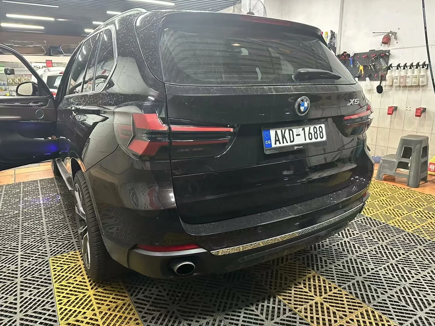 Conjunto de lanternas traseiras LED para BMW X5 F15 (2014–2018) (com função de luz de marcha-atrás)