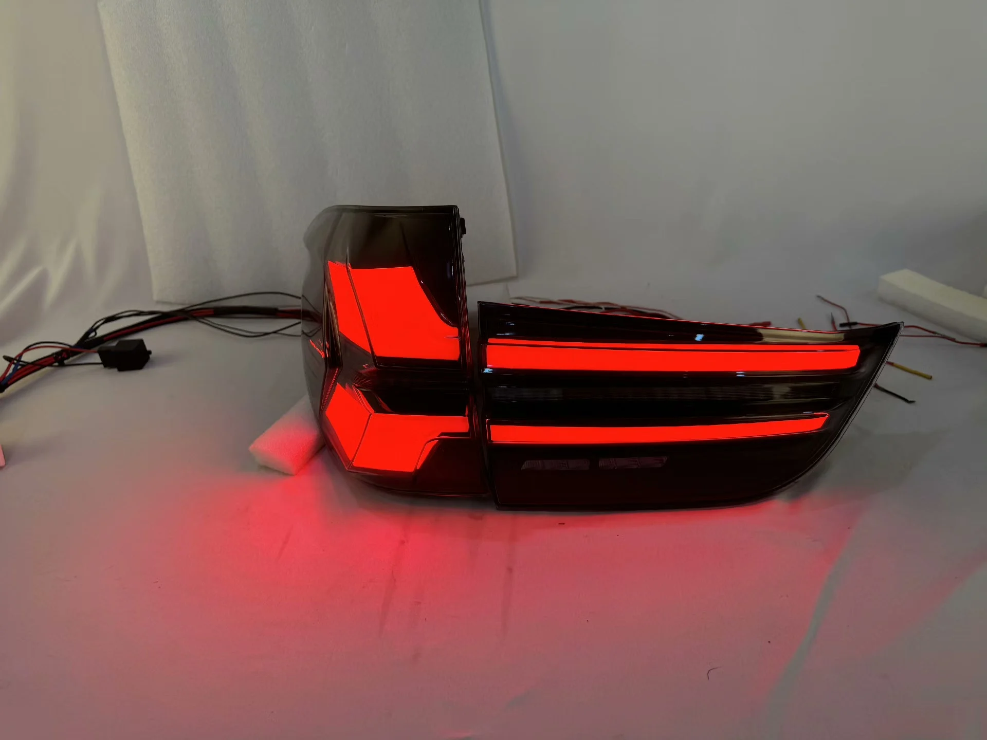 Conjunto de lanternas traseiras LED para BMW X5 F15 (2014–2018) (com função de luz de marcha-atrás)