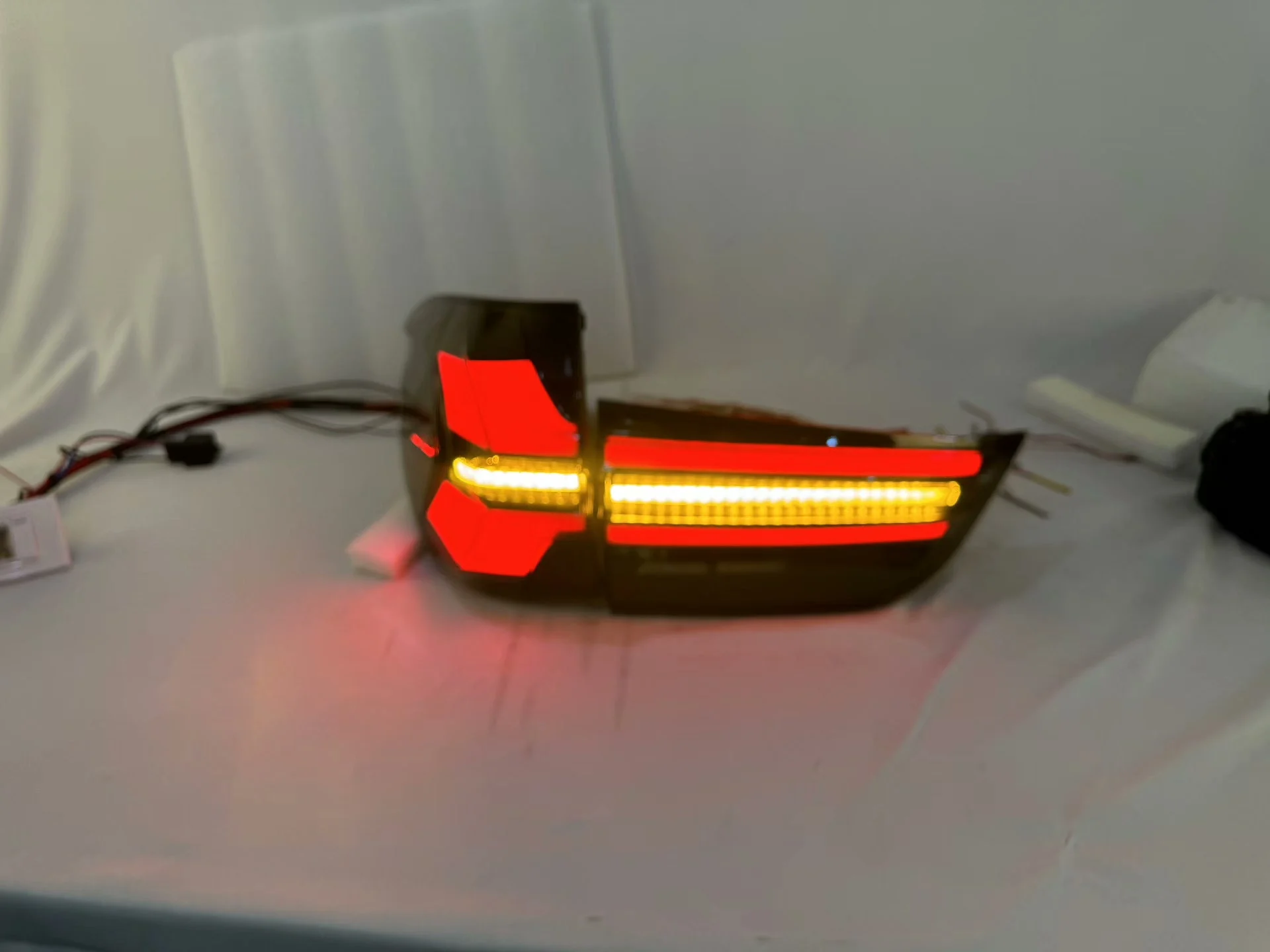 Conjunto de lanternas traseiras LED para BMW X5 F15 (2014–2018) (com função de luz de marcha-atrás)