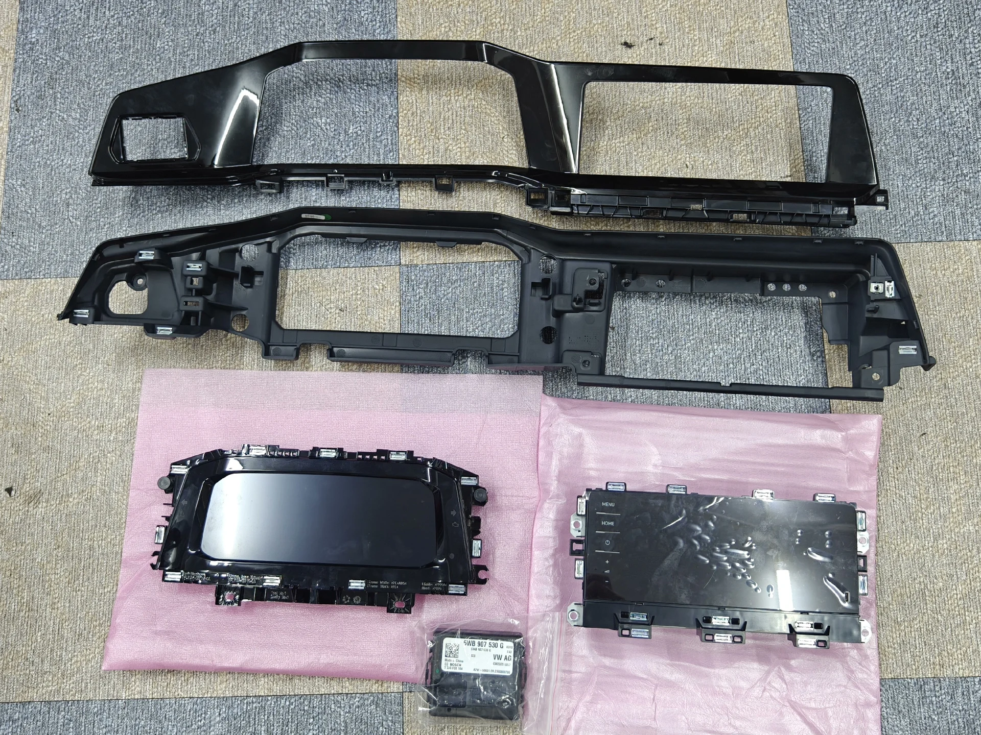 Marco de montaje para unidad principal OEM 880 del Golf 8 con compatibilidad con la puerta de enlace de gama baja 530G