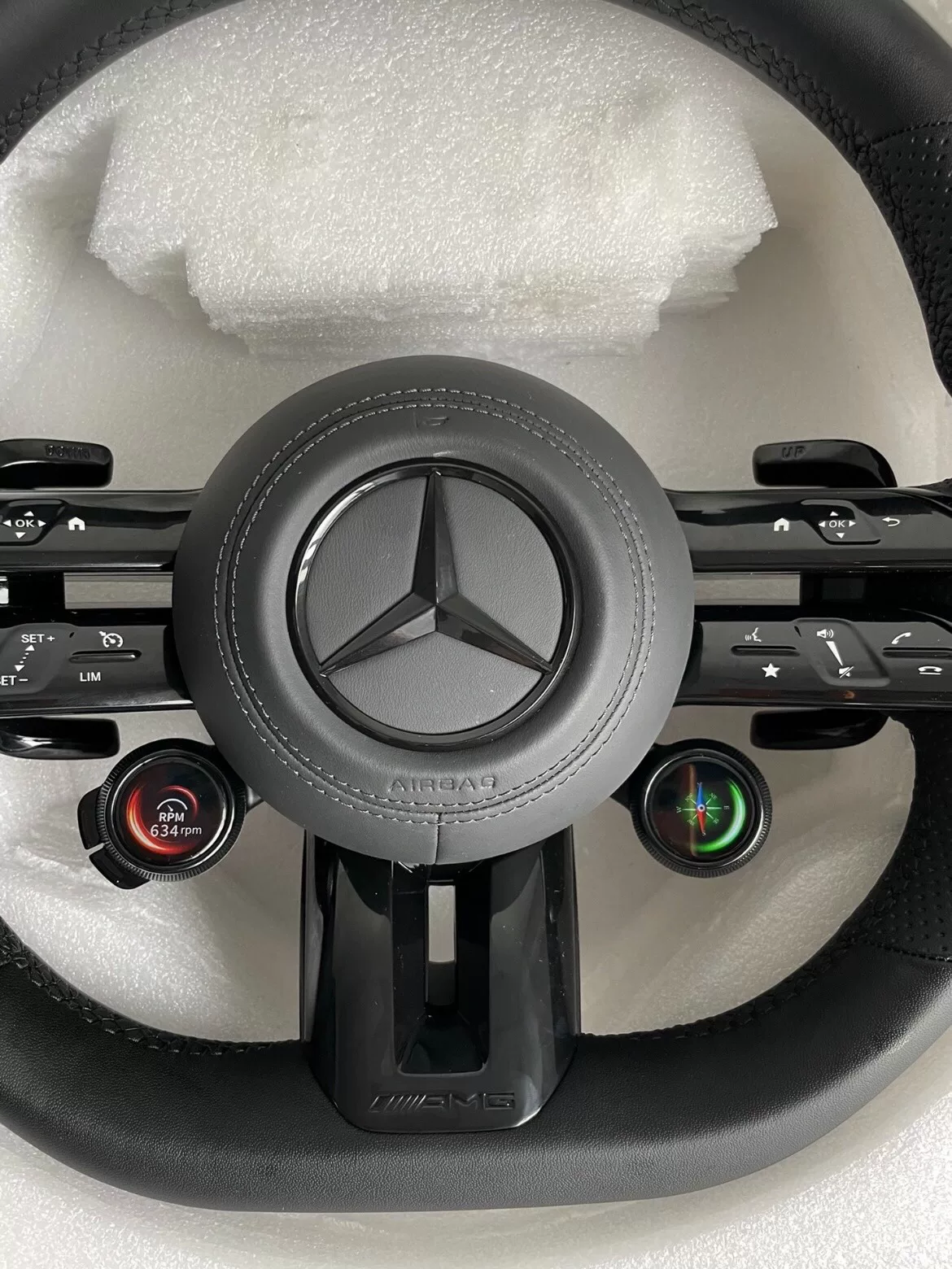 Mercedes-Benz 801 AMG Flat-Base Sport Steering Wheel Assembly (Includes OLED Knob)