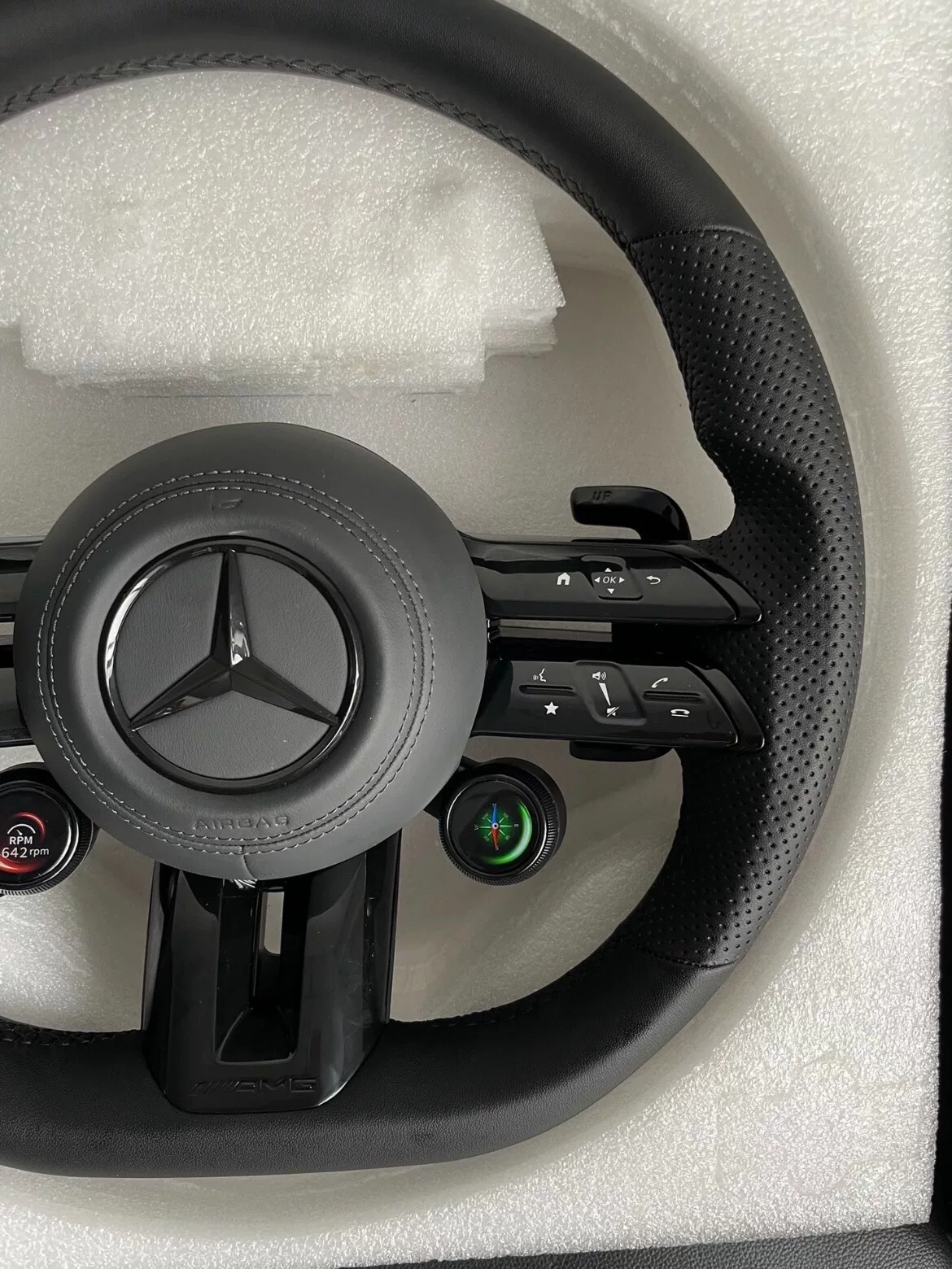 Mercedes-Benz 801 AMG Flat-Base Sport Steering Wheel Assembly (Includes OLED Knob)