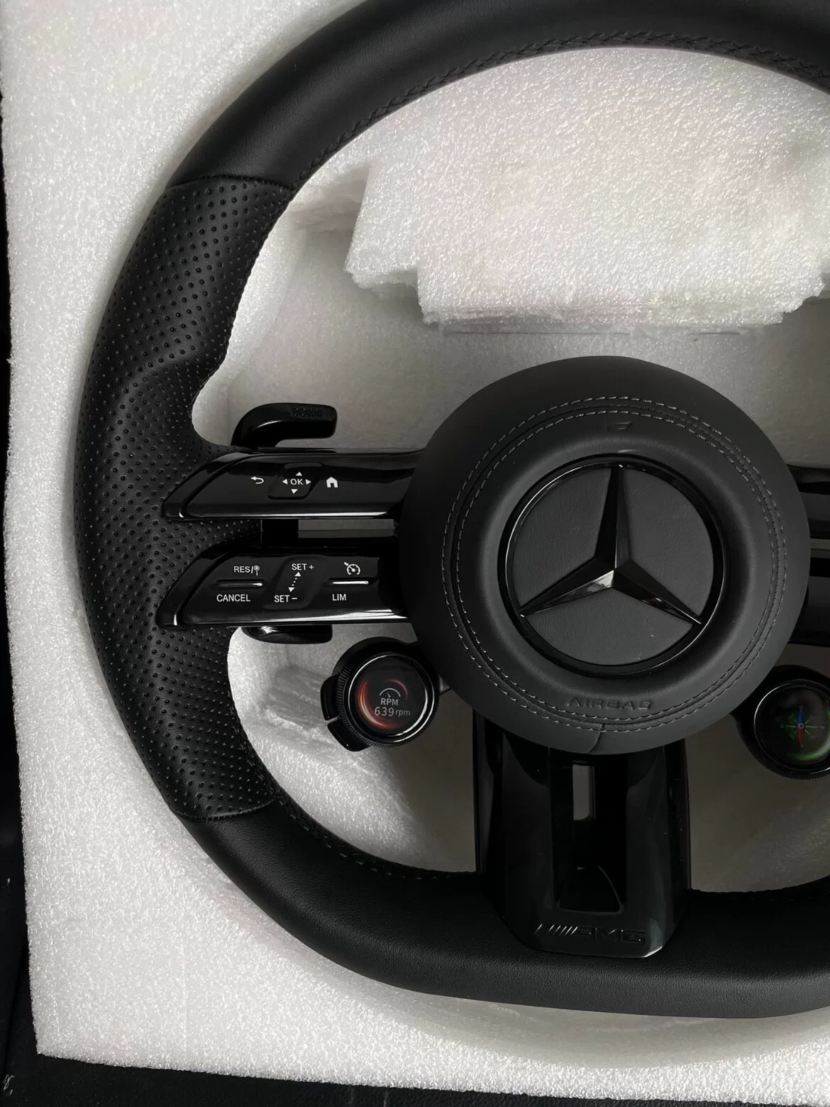 Mercedes-Benz 801 AMG Flat-Base Sport Steering Wheel Assembly (Includes OLED Knob)