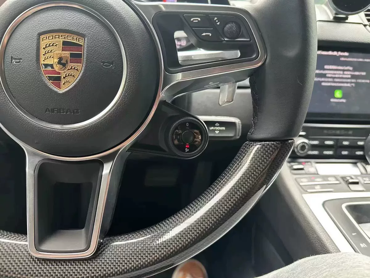 Custom Carbon Fiber Steering Wheel for Porsche 718, Cayman, Boxster, Macan, Cayenne & Panamera – Plug-and-Play OEM-Style Upgrade