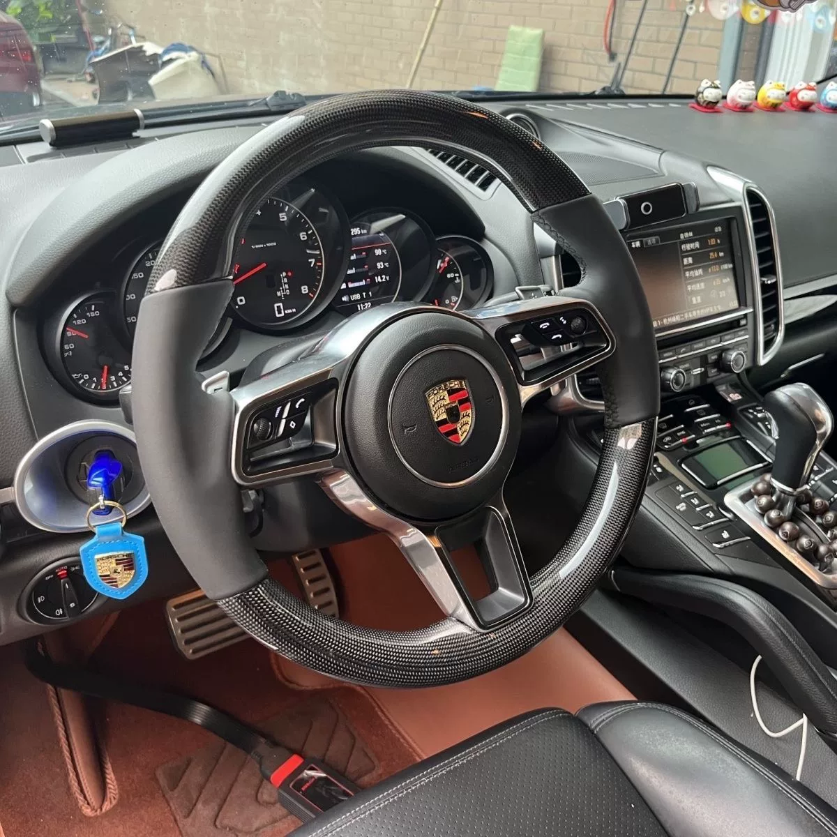 Custom Carbon Fiber Steering Wheel for Porsche 718, Cayman, Boxster, Macan, Cayenne & Panamera – Plug-and-Play OEM-Style Upgrade