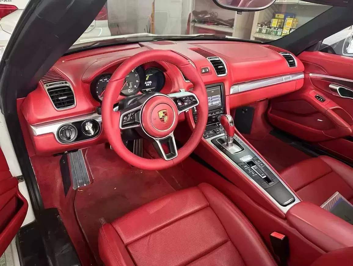 Custom Carbon Fiber Steering Wheel for Porsche 718, Cayman, Boxster, Macan, Cayenne & Panamera – Plug-and-Play OEM-Style Upgrade
