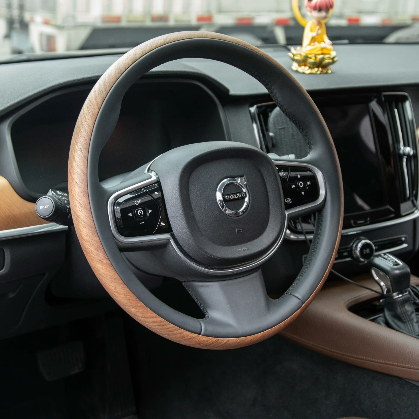 Genuine Volvo Wood-Grain Steering Wheel Upgrade for XC90, XC60 & S90