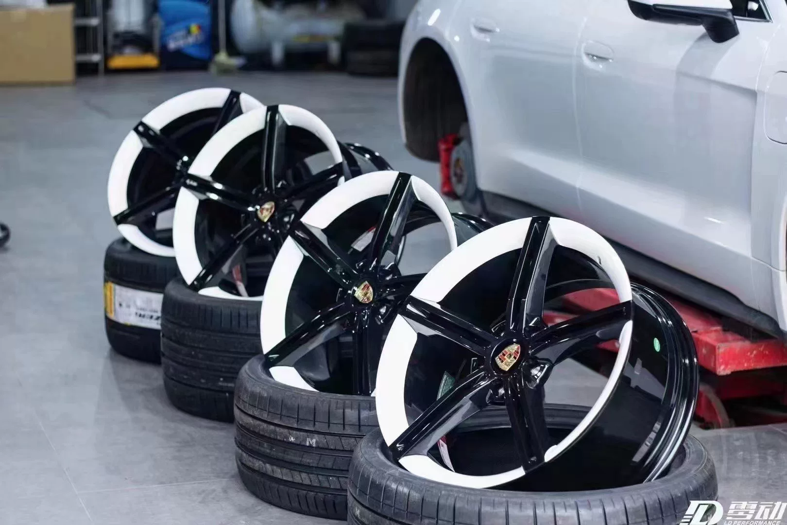 Porsche-Style Forged & Flow-Formed Alloy Wheels – 17" to 21" (5x112/108/114.3/120) – Dual-Tone Black + White or Black + Pink