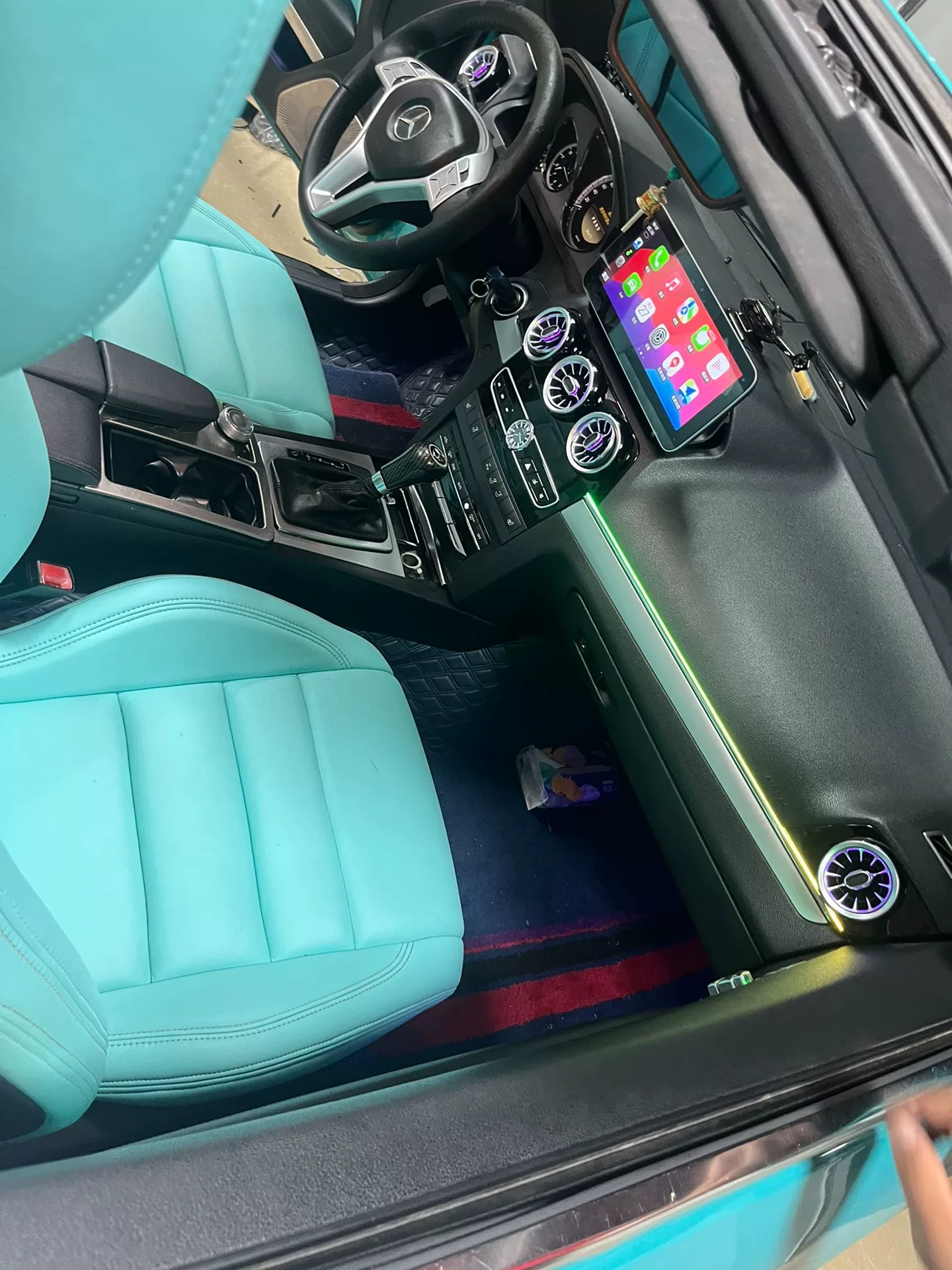 Mercedes W207 Grade de ventilação estilo turbo para Classe E com iluminação LED ambiente (ajuste personalizado)