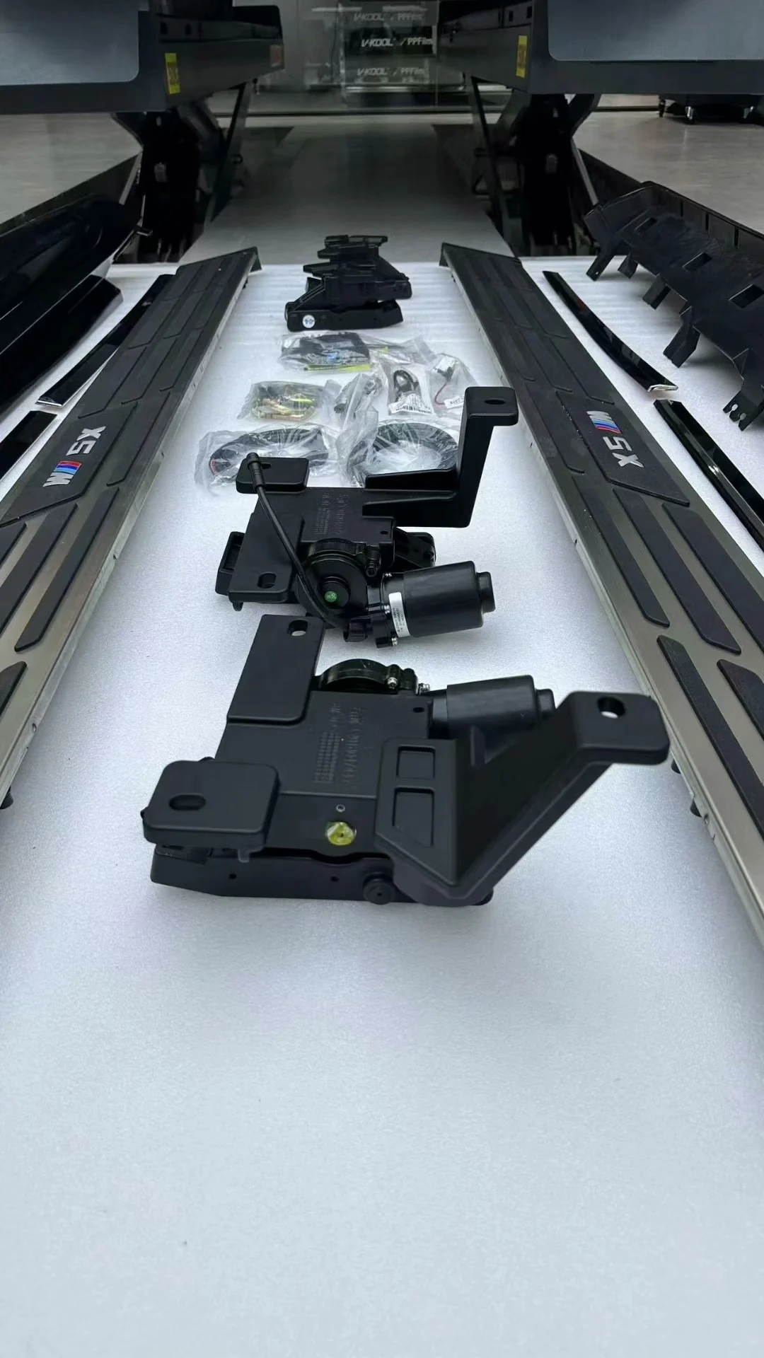 BMW X5 Power Running Boards with Full-Aluminum Integrated Brackets (Side Skirt Replacement Required)