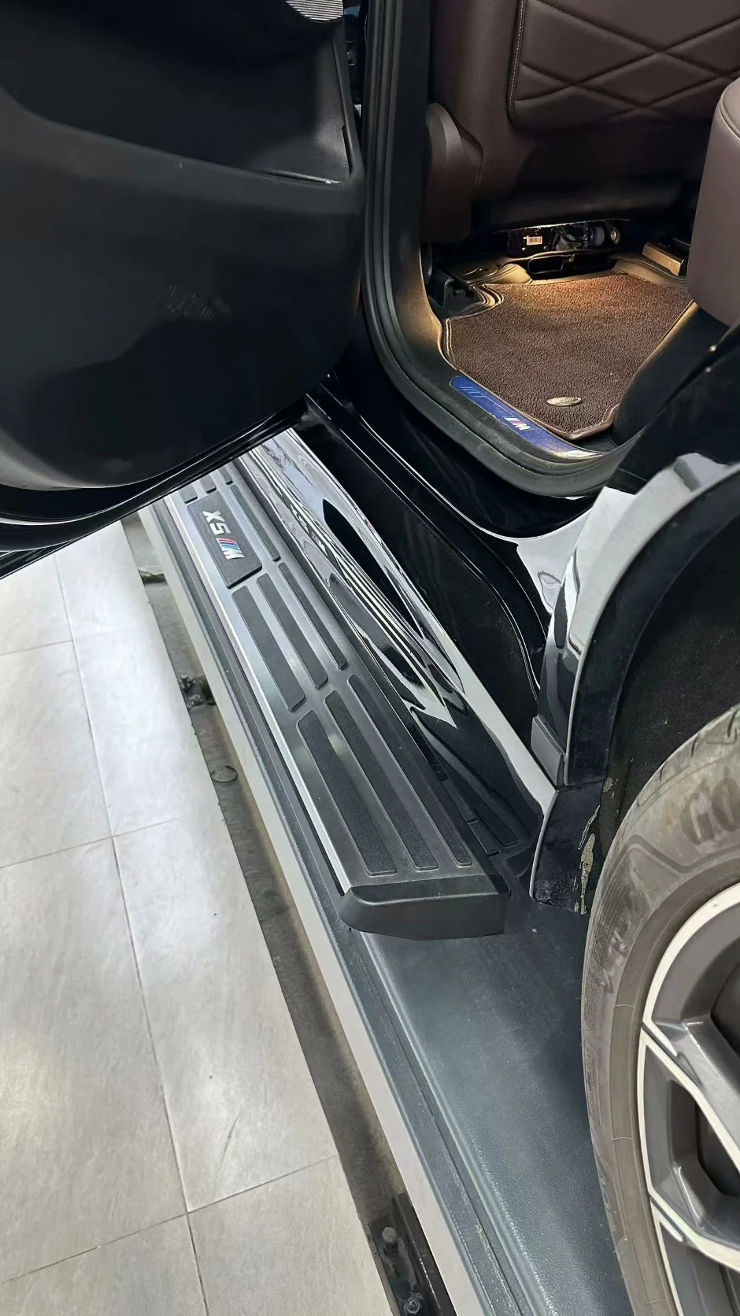 BMW X5 Power Running Boards with Full-Aluminum Integrated Brackets (Side Skirt Replacement Required)