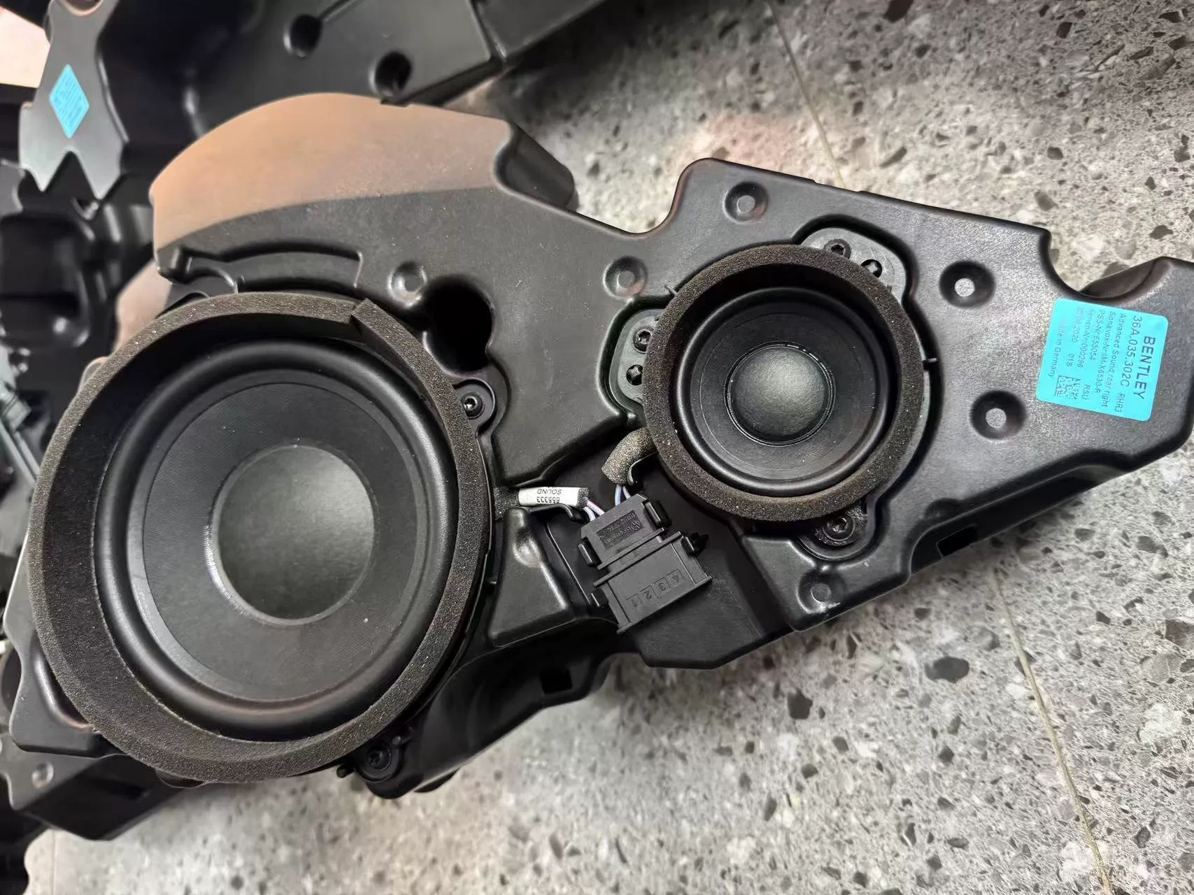 Genuine Bentley Bentayga Factory Naim Premium Audio System – Removed from Vehicle, Excellent Condition