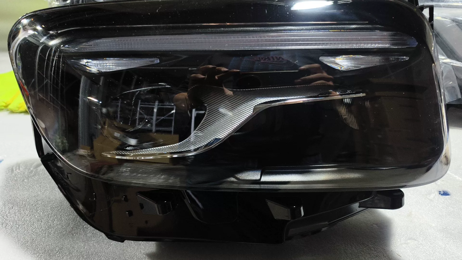 Mercedes-Benz GLB Class Adaptive LED Headlights (GLB200/GLB220/GLB35)