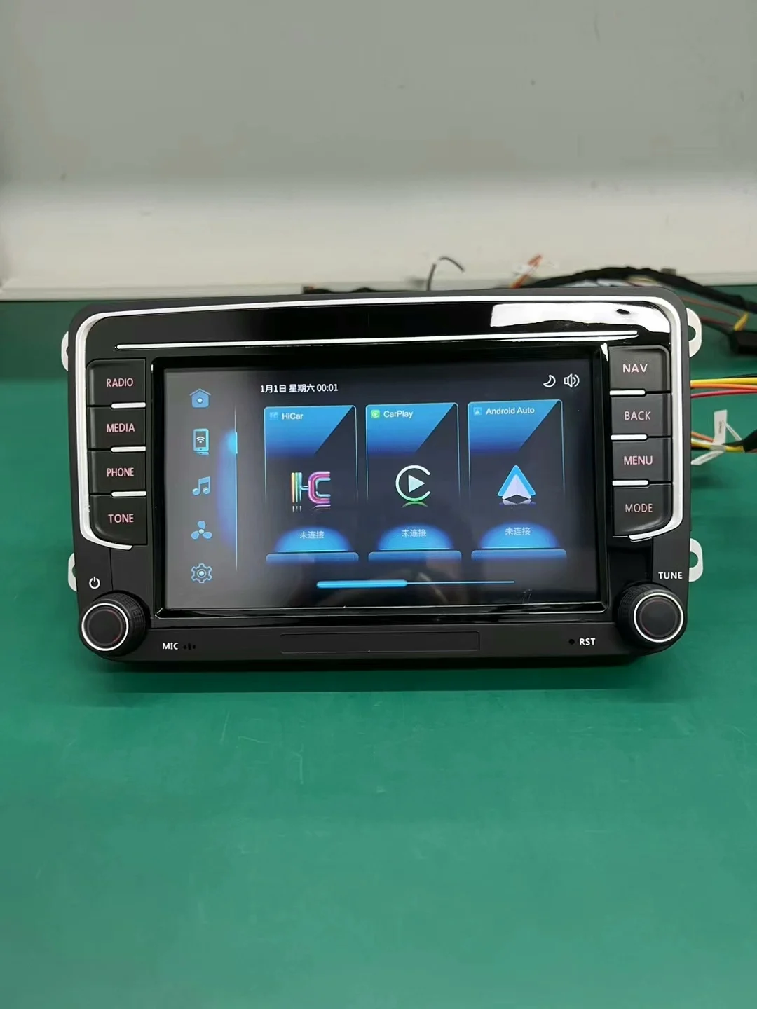 Wireless CarPlay & HiCar Head Unit for VW Passat, Magotan, Lavida, Polo, Golf, Jetta – Linux-Based Navigation System