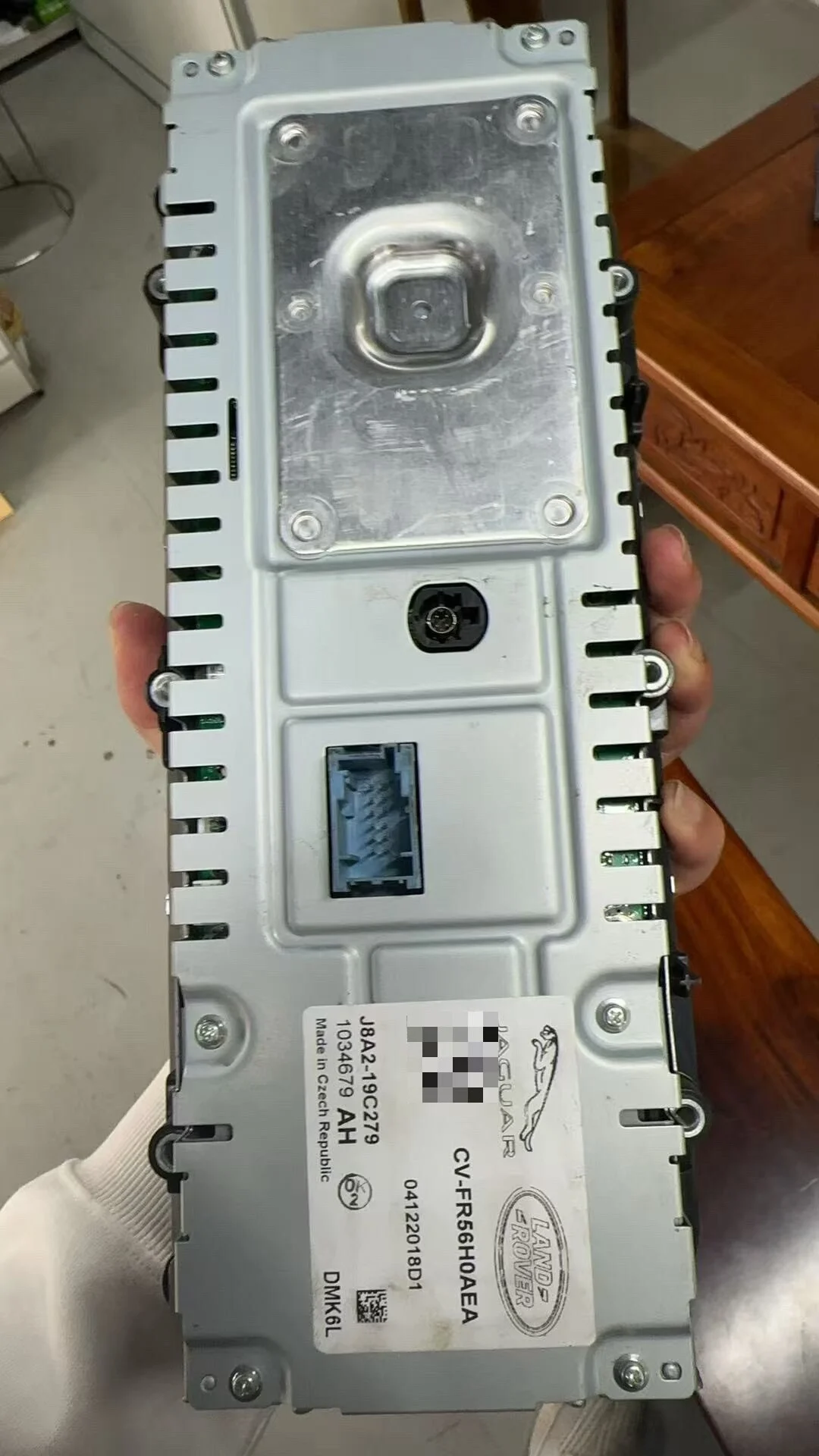 Original factory-installed central control upper screen (infotainment screen + climate control screen) for the Land Rover Range Rover Executive/Sport models—same model as the Velar
