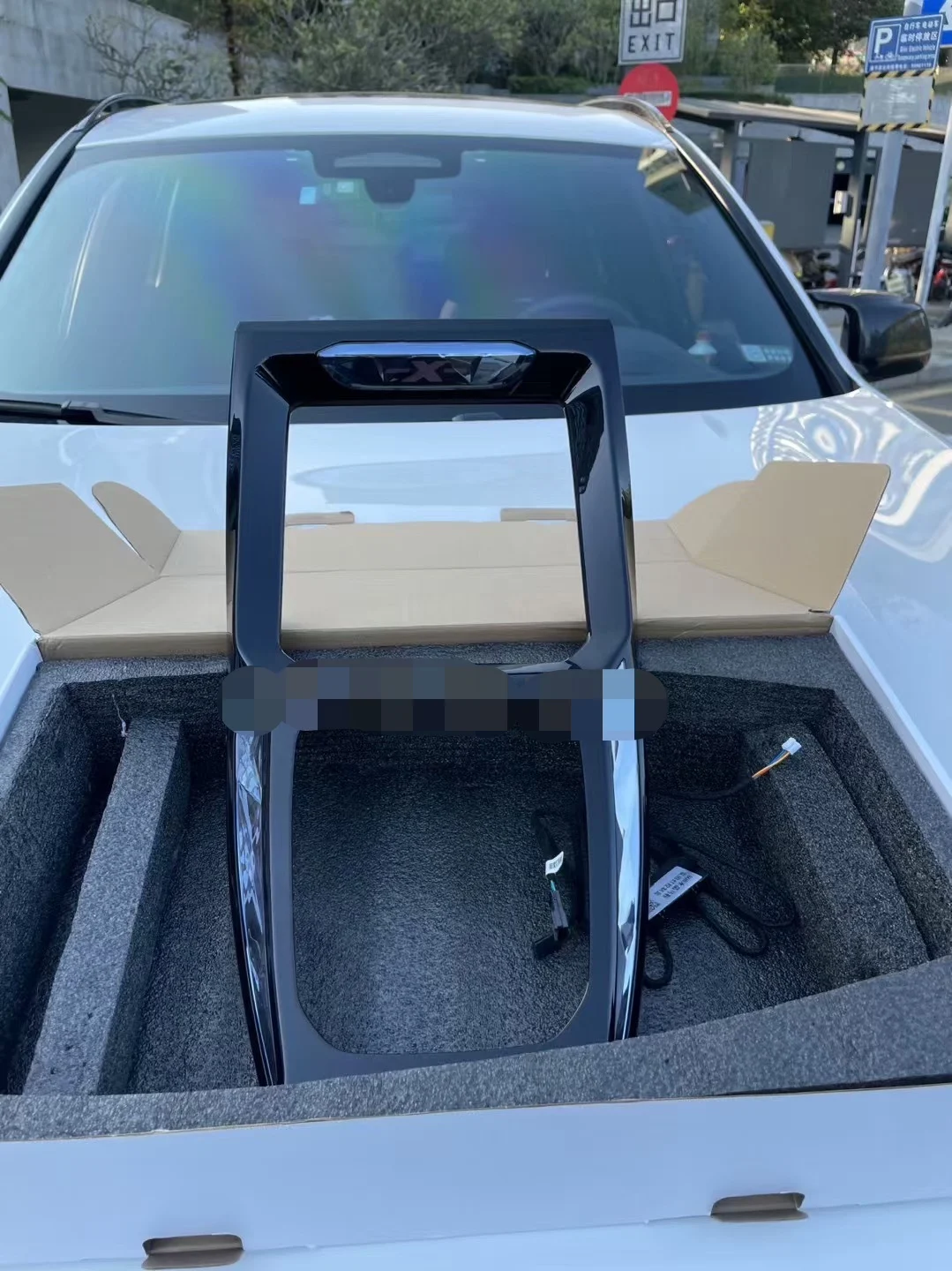BMW G08 X3/X4 iX3 Interior Crystal Saddle Light Kit – RGB Ambient LED Console Trim with Illuminated 'X' Logo