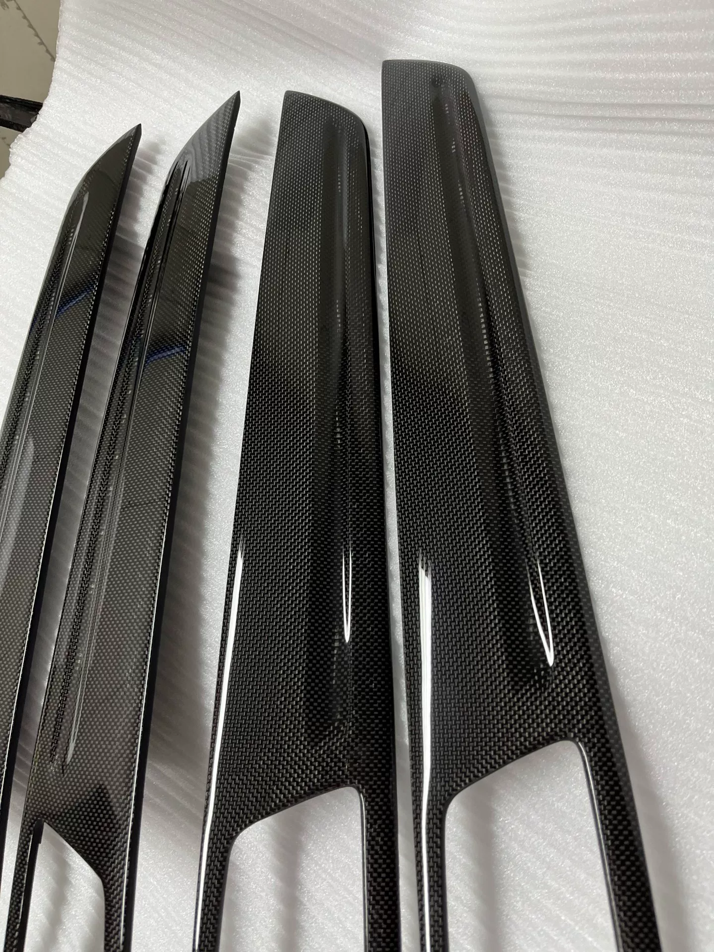 Porsche Cayenne 2018–2023 Four-Door Carbon Fiber Door Handle Panel