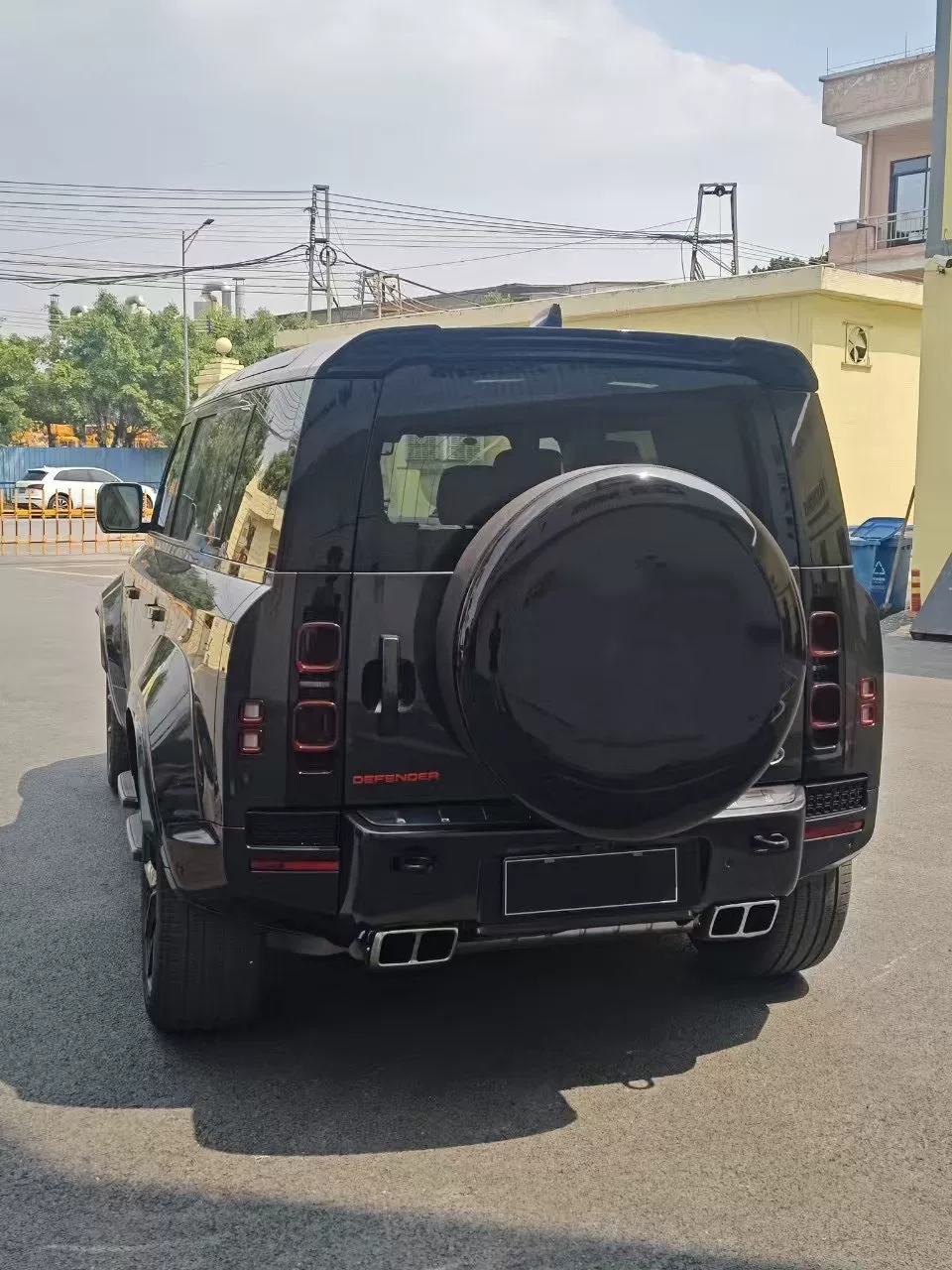 Land Rover Defender OCTA Body Kit (2020–2025)