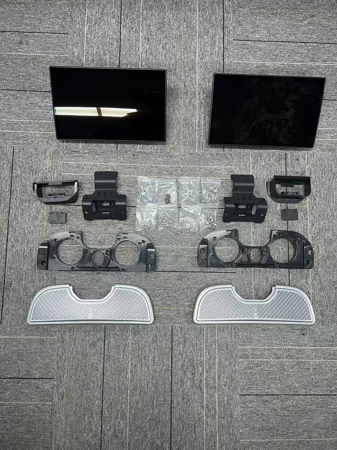 Sistema de Entretenimento Traseiro Land Rover Range Rover - Tela Curva de 13,1" no Estilo OEM com Chip Snapdragon e Espelhamento Sem Fio