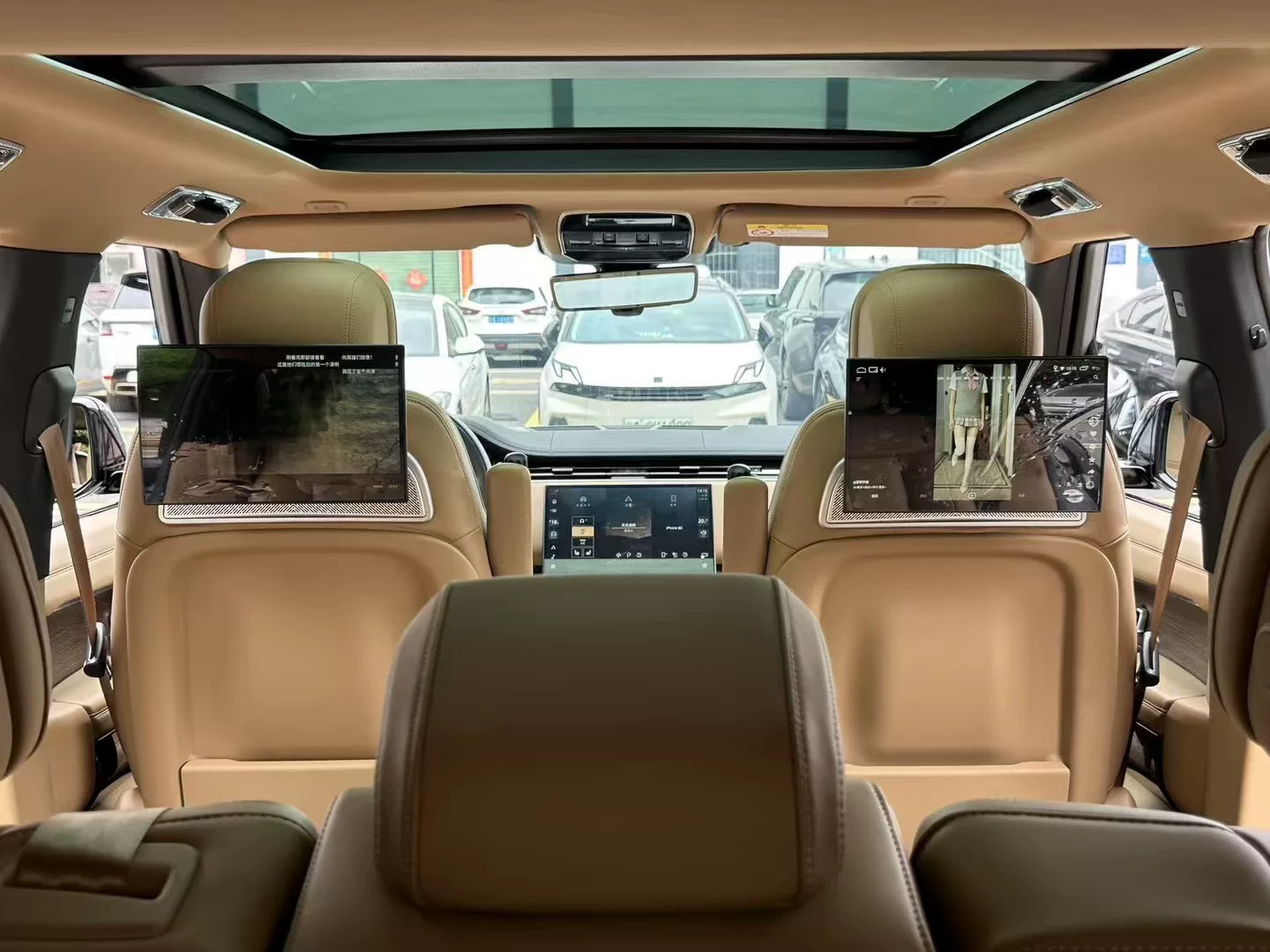 Sistema de Entretenimento Traseiro Land Rover Range Rover - Tela Curva de 13,1" no Estilo OEM com Chip Snapdragon e Espelhamento Sem Fio