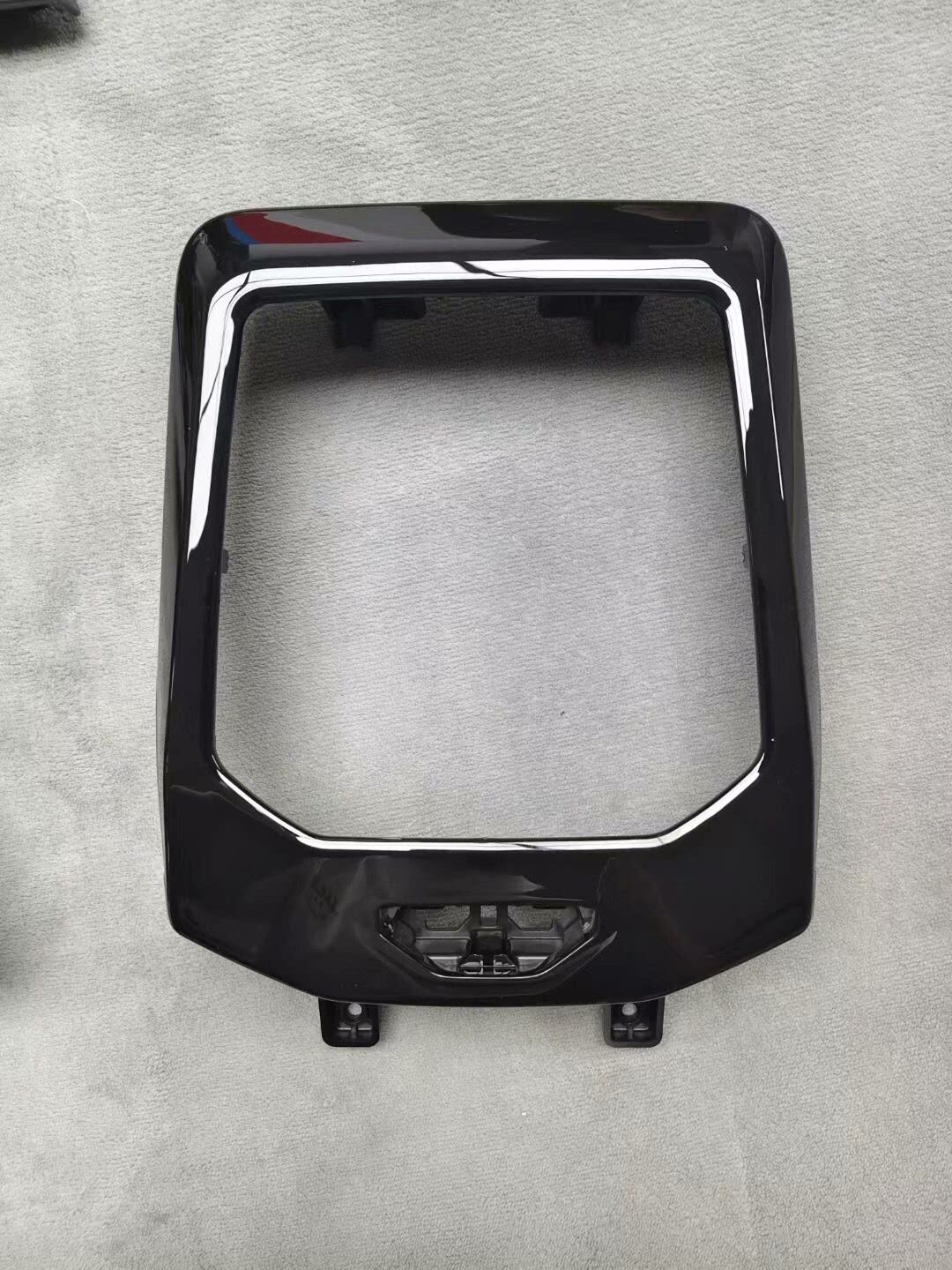 BMW i5 G60/G68 Saddle Light with Piano Black Trim and RGB Ambient Lighting