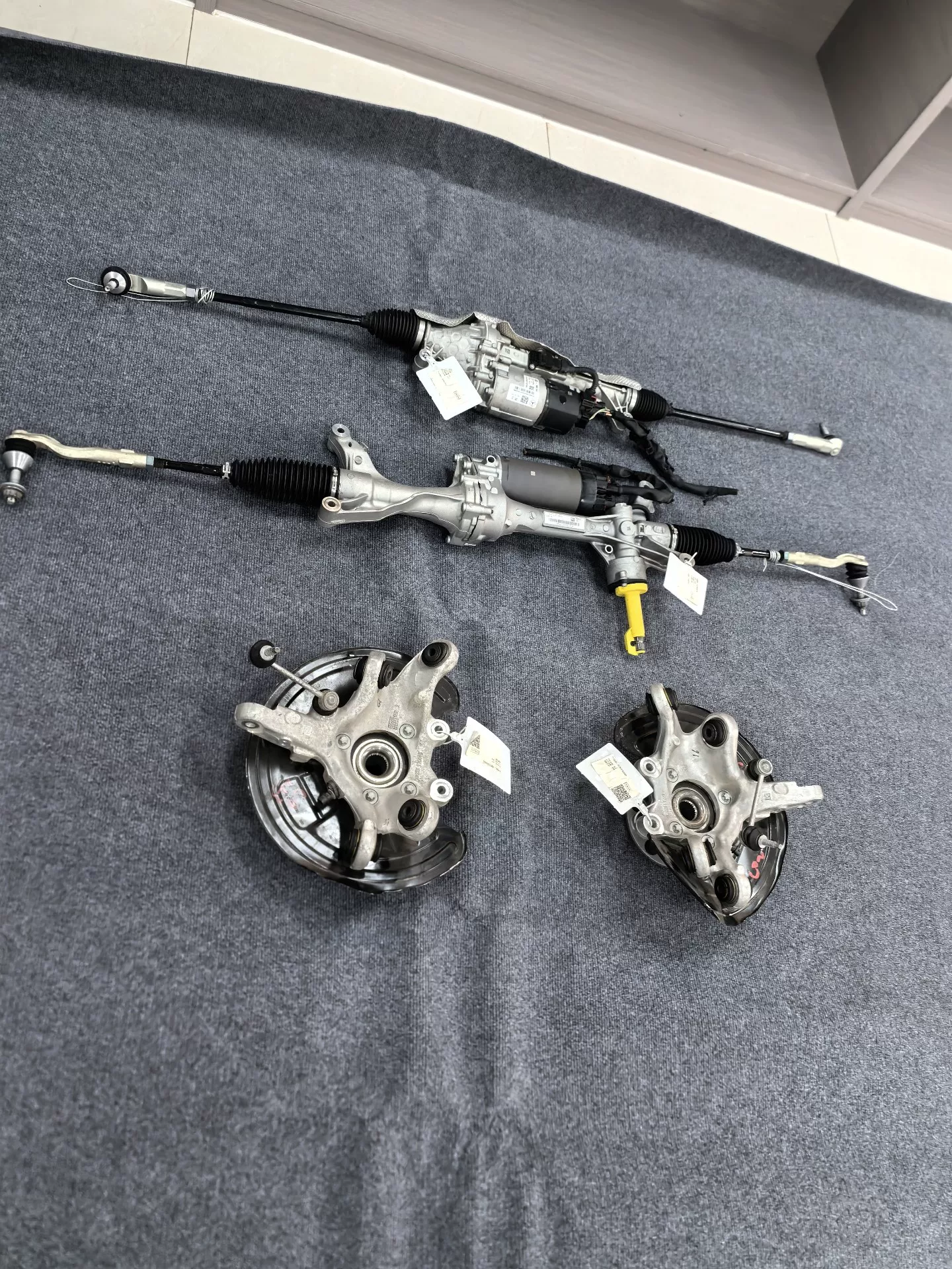 Genuine Mercedes-Benz W223 S-Class Rear-Axle Steering Rack Assembly (Front & Rear) – Tested & Fully Functional