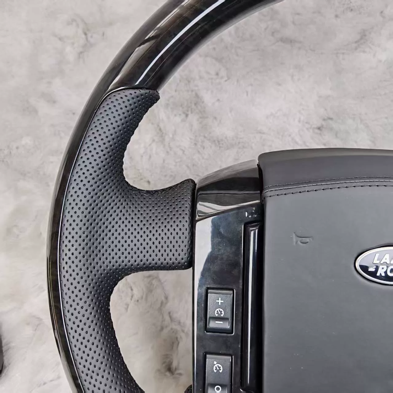 Full-Rim Genuine Wood Steering Wheel for Land Rover Discovery 3 (Custom-Refurbished OEM Base)