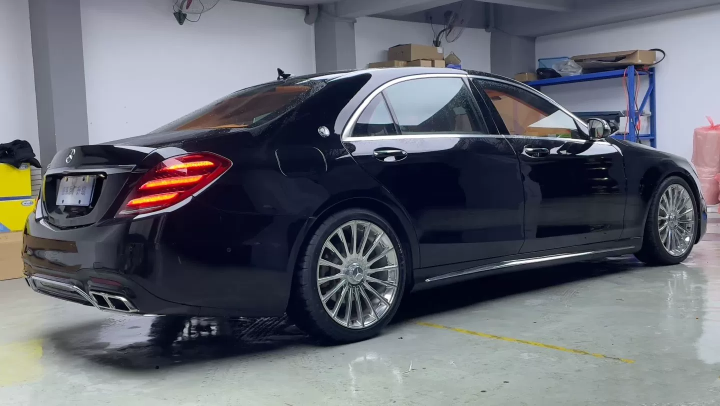 AMG-Style Side Skirts for Mercedes-Benz S-Class W222 (S63/S65) – Chrome Trim Edition