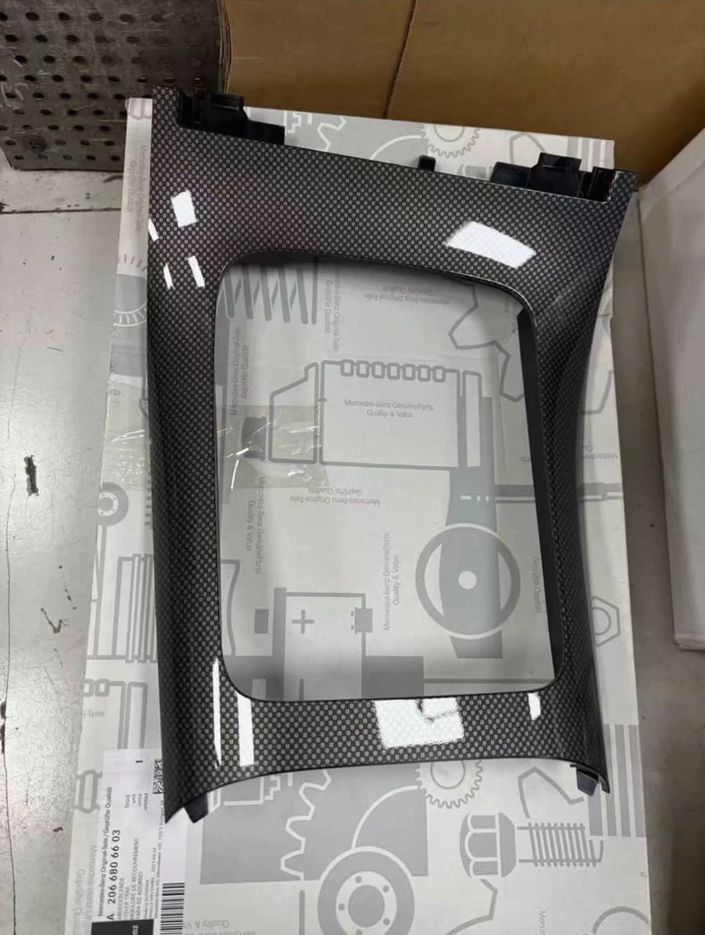 Kit de acabamento genuíno em fibra de carbono para o painel de instrumentos do Mercedes-Benz Classe C (W206) e CLE (C236)